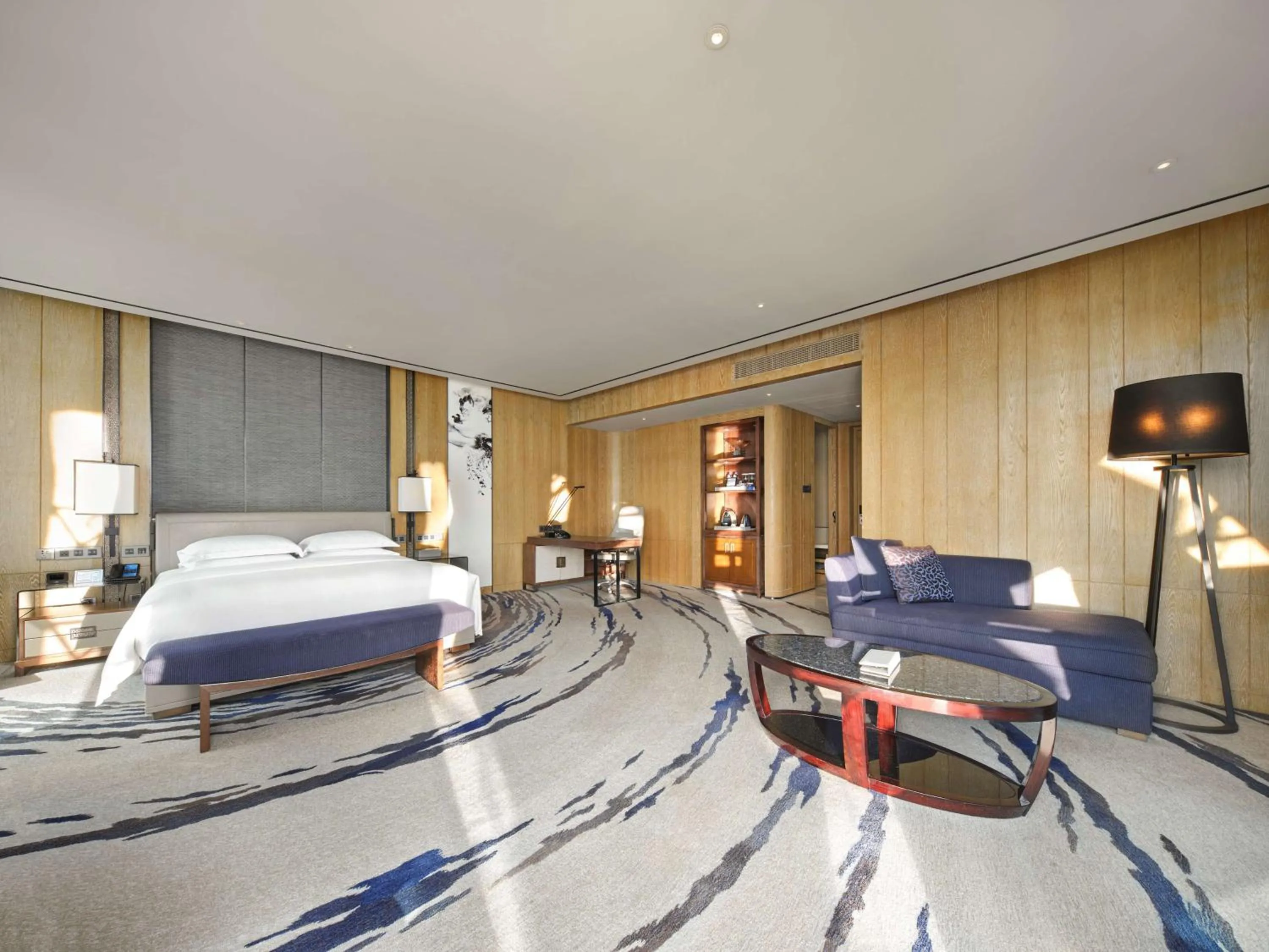 Bed in Hilton Shenzhen Shekou Nanhai