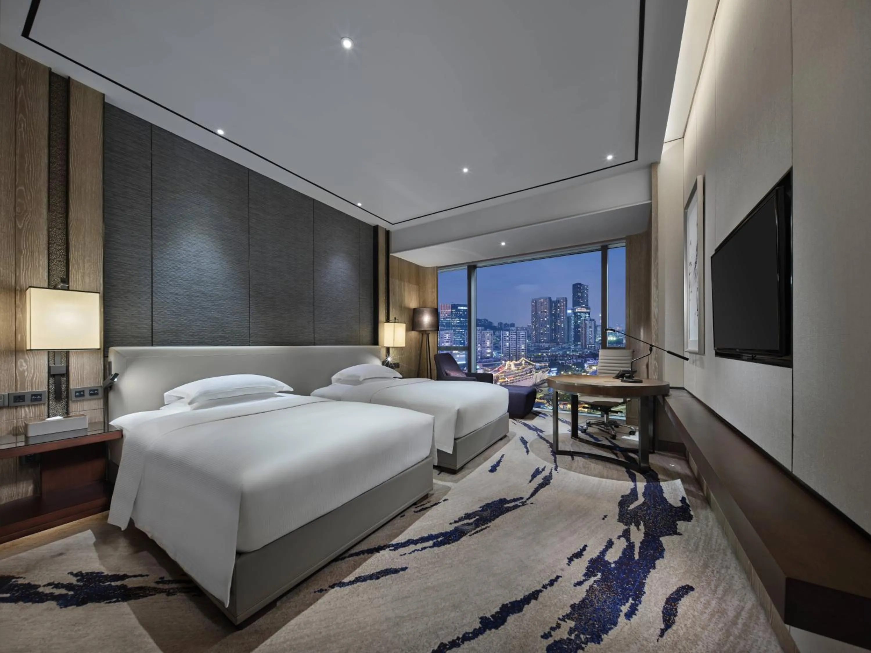 Evening entertainment, Bed in Hilton Shenzhen Shekou Nanhai