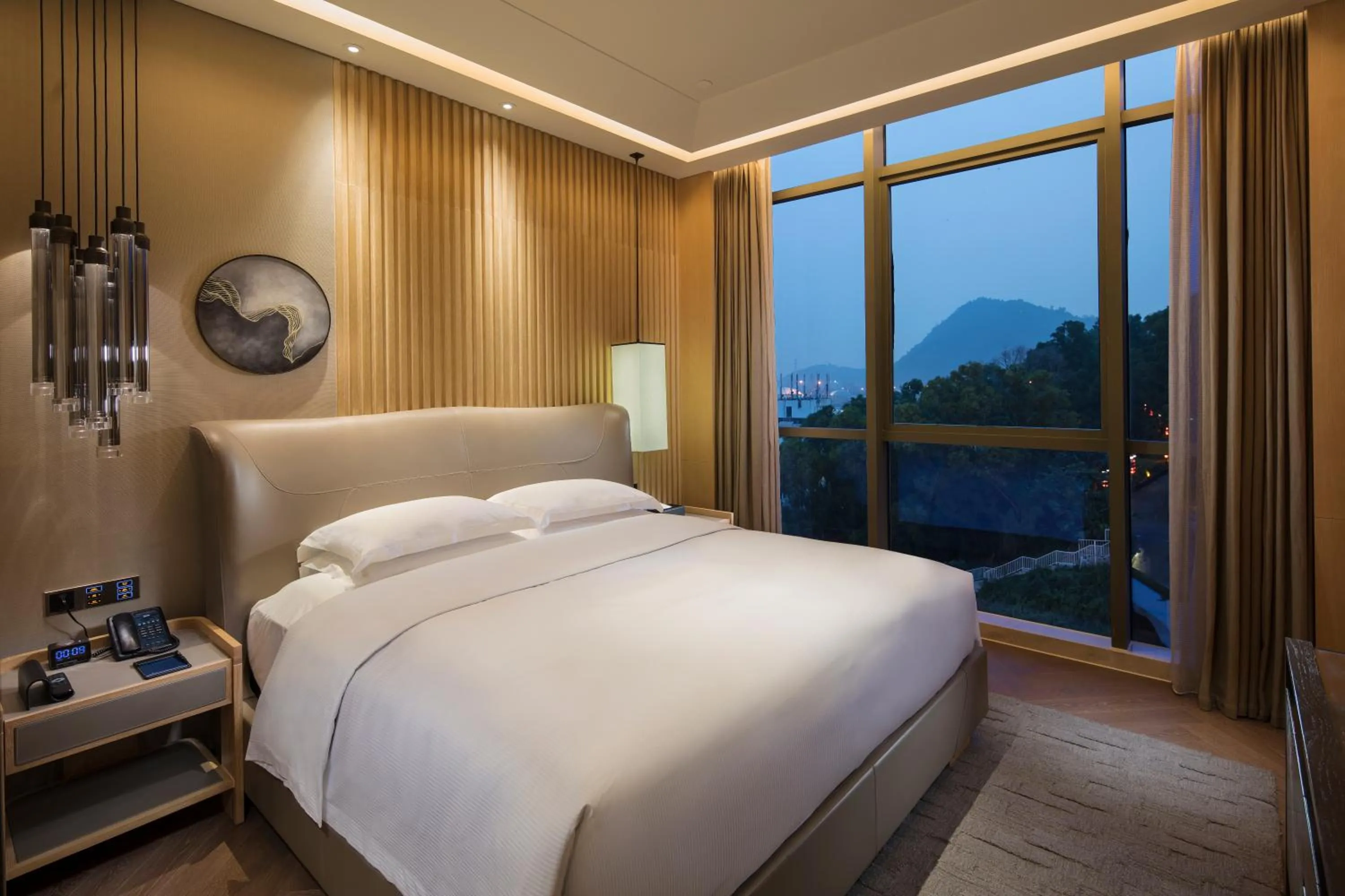 Bed in Hilton Shenzhen Shekou Nanhai