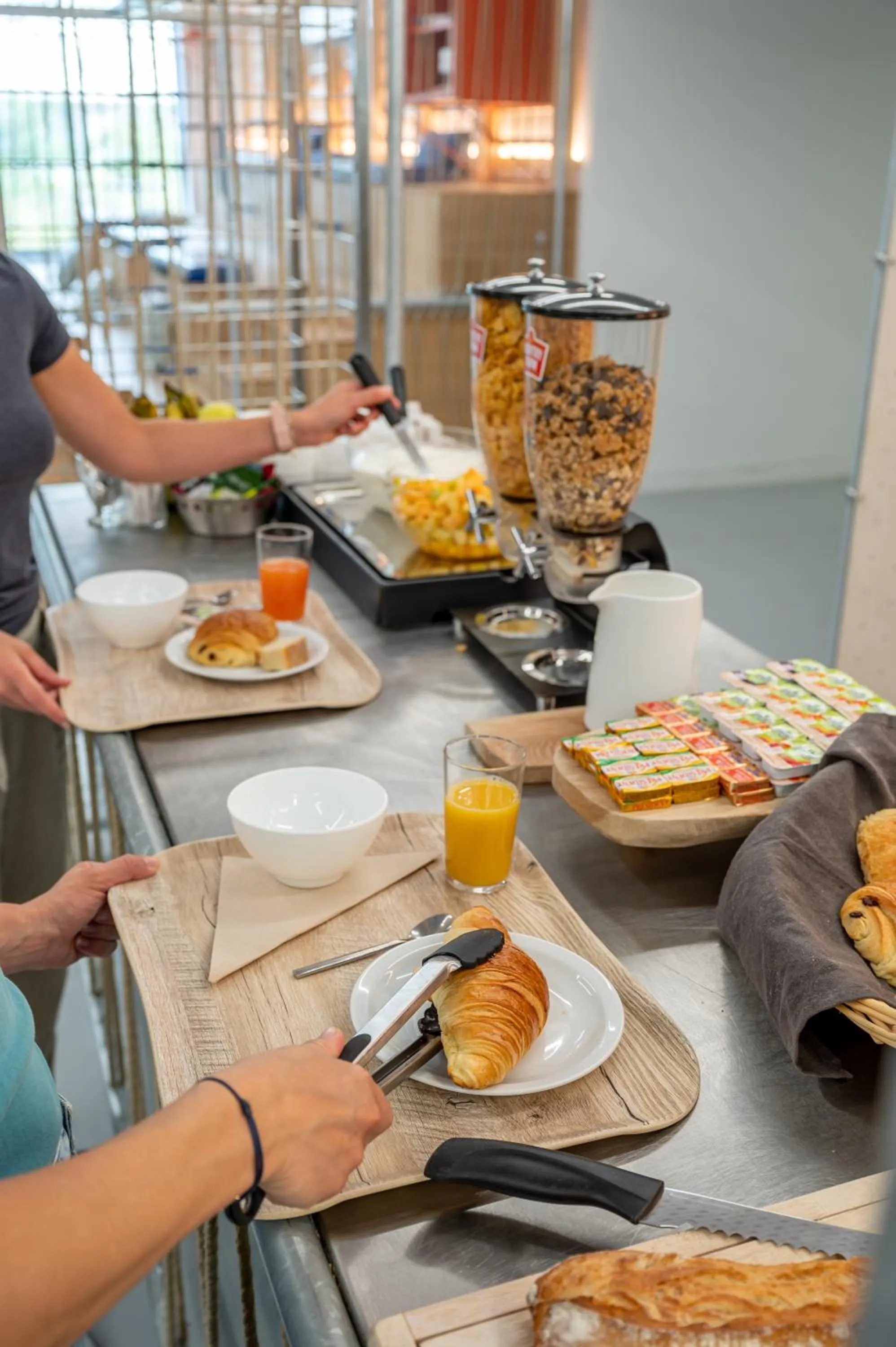 Restaurant/places to eat in UCPA SPORT STATION HOSTEL PARIS