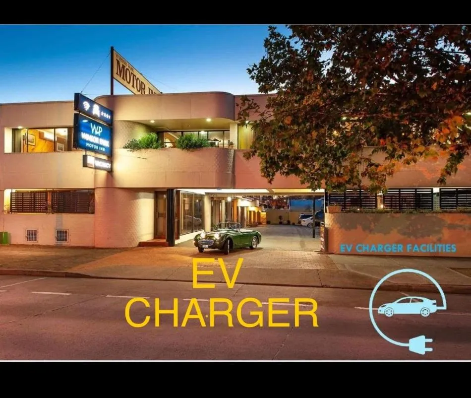 Property building in Winsor Park Motor Inn