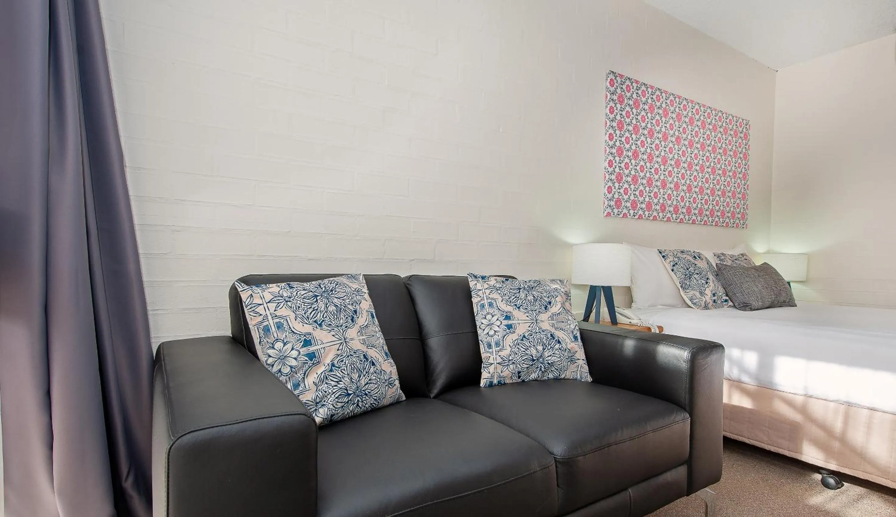 Other, Bed in Winsor Park Motor Inn