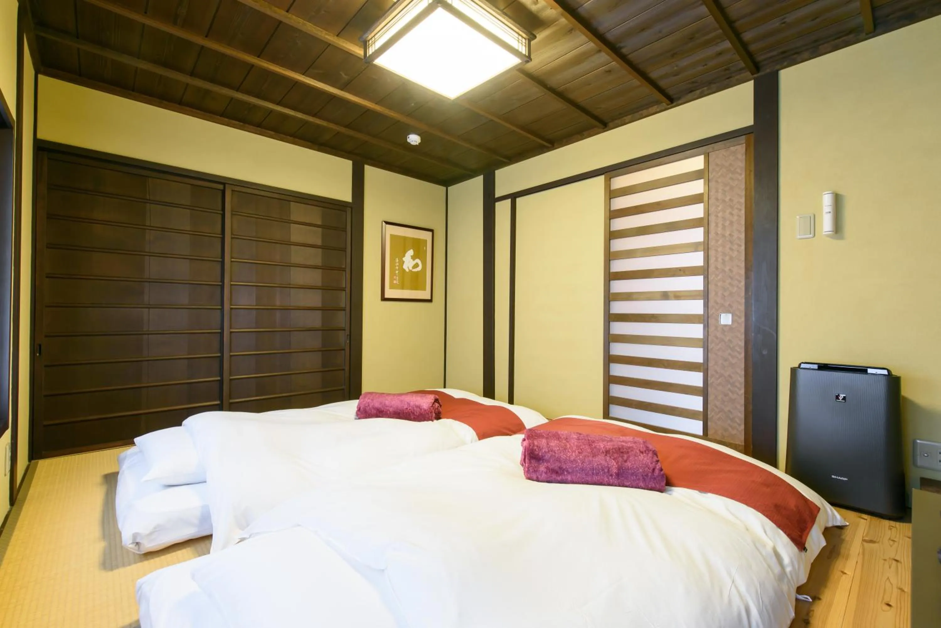 Bed in Kyo-Akari Inn