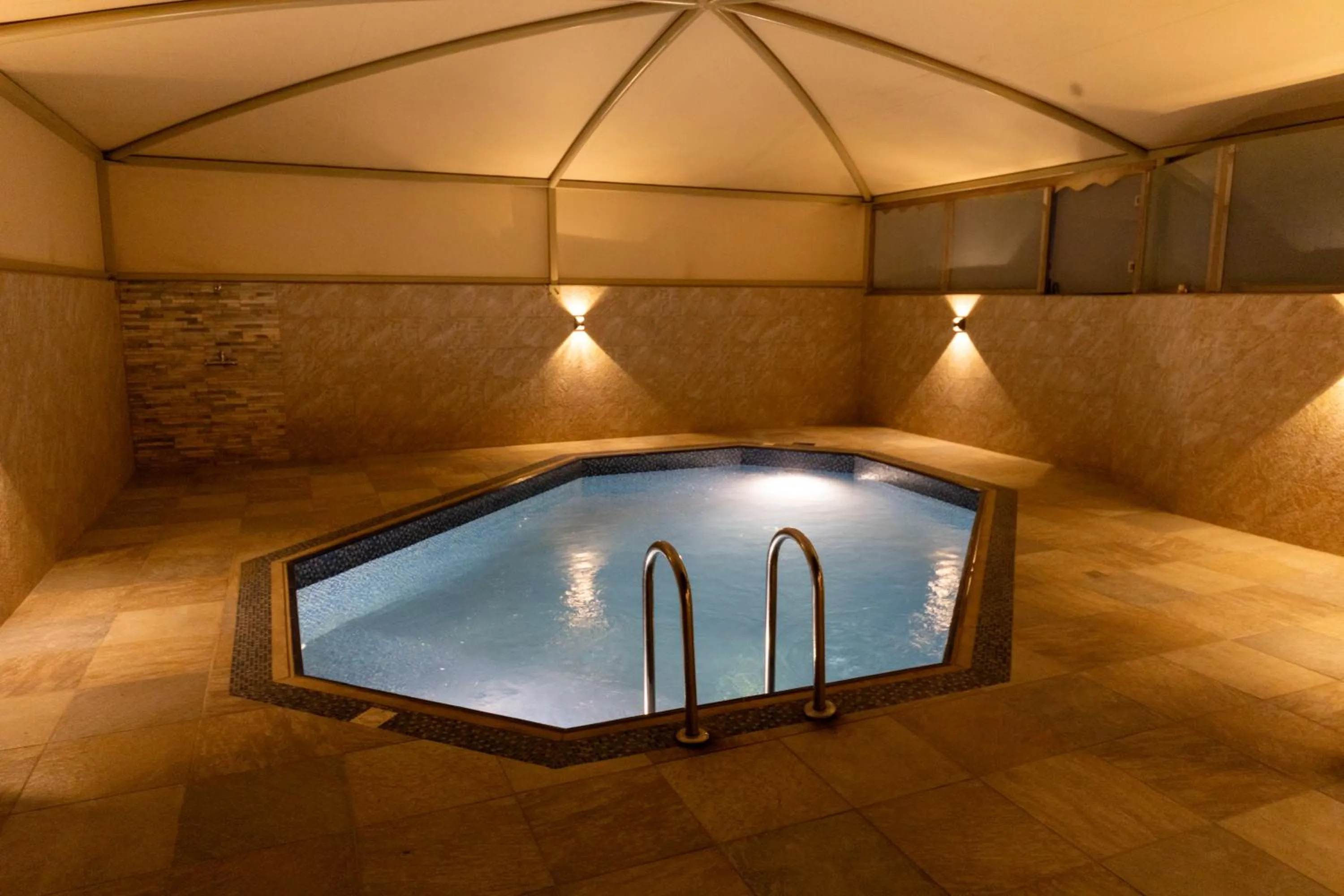 Hot Tub in Burj Al Hayat Hotel Suites - Al Olaya