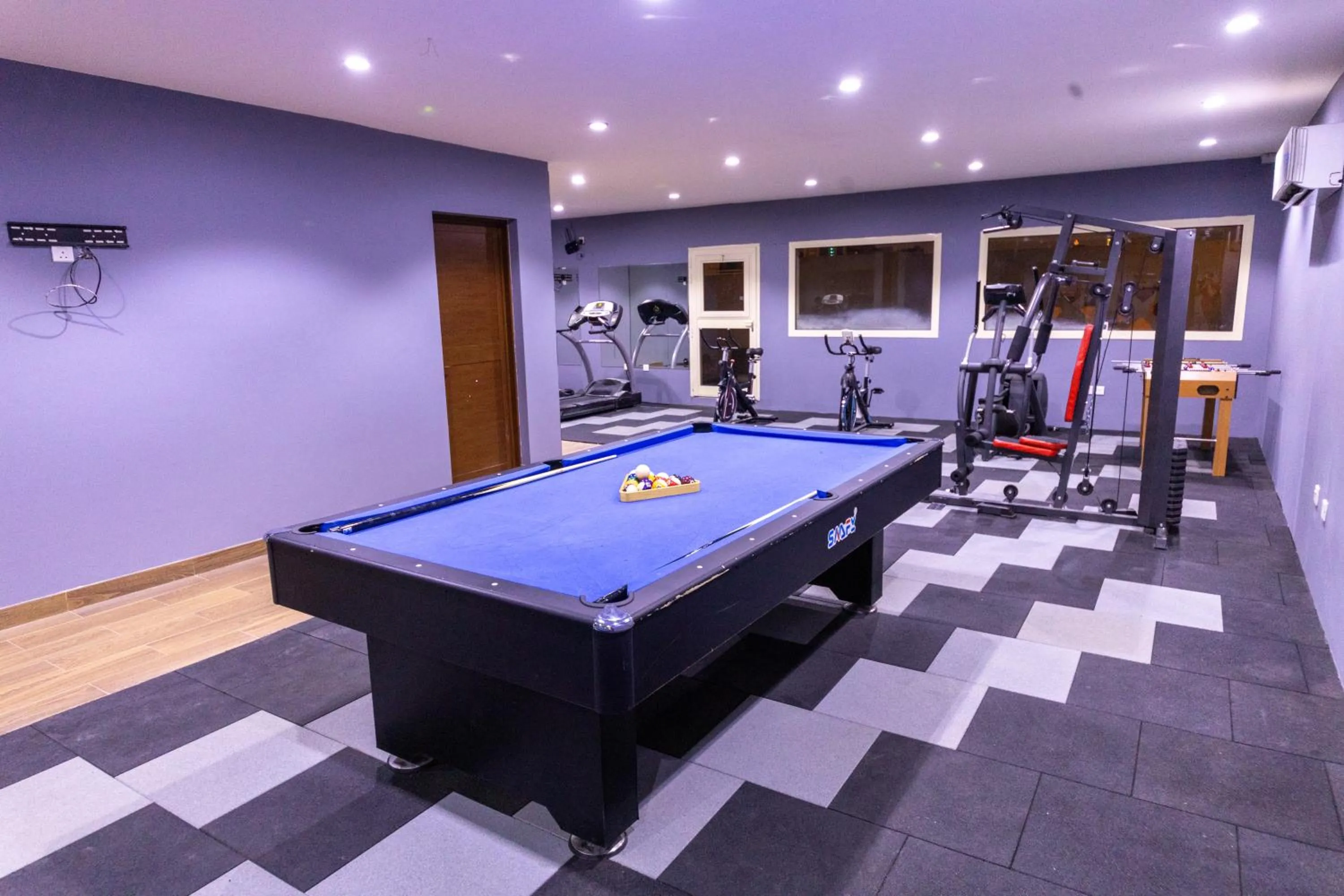 Billiard in Burj Al Hayat Hotel Suites - Al Olaya