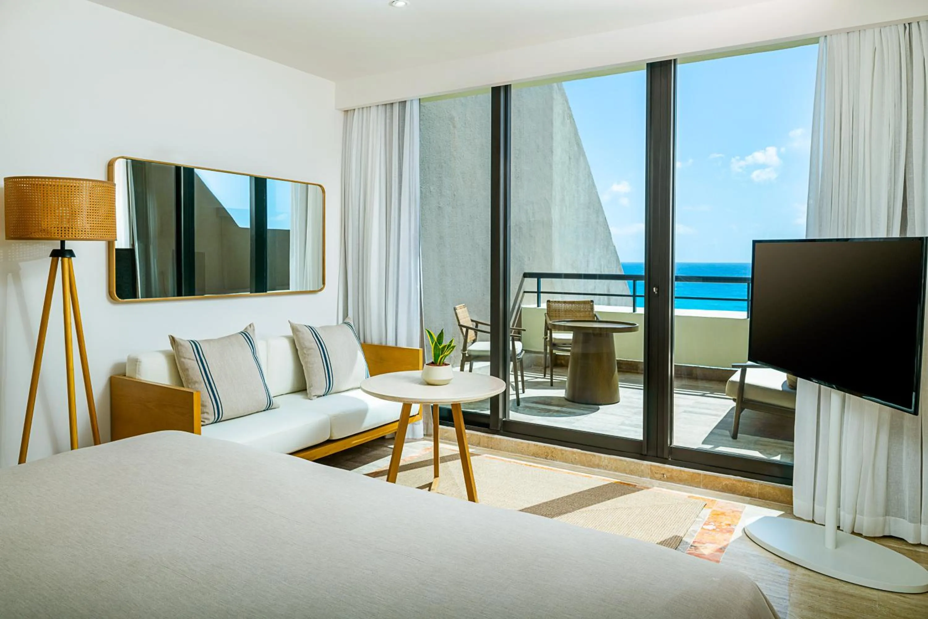 Living room, Bed in Paradisus Cancun All Inclusive