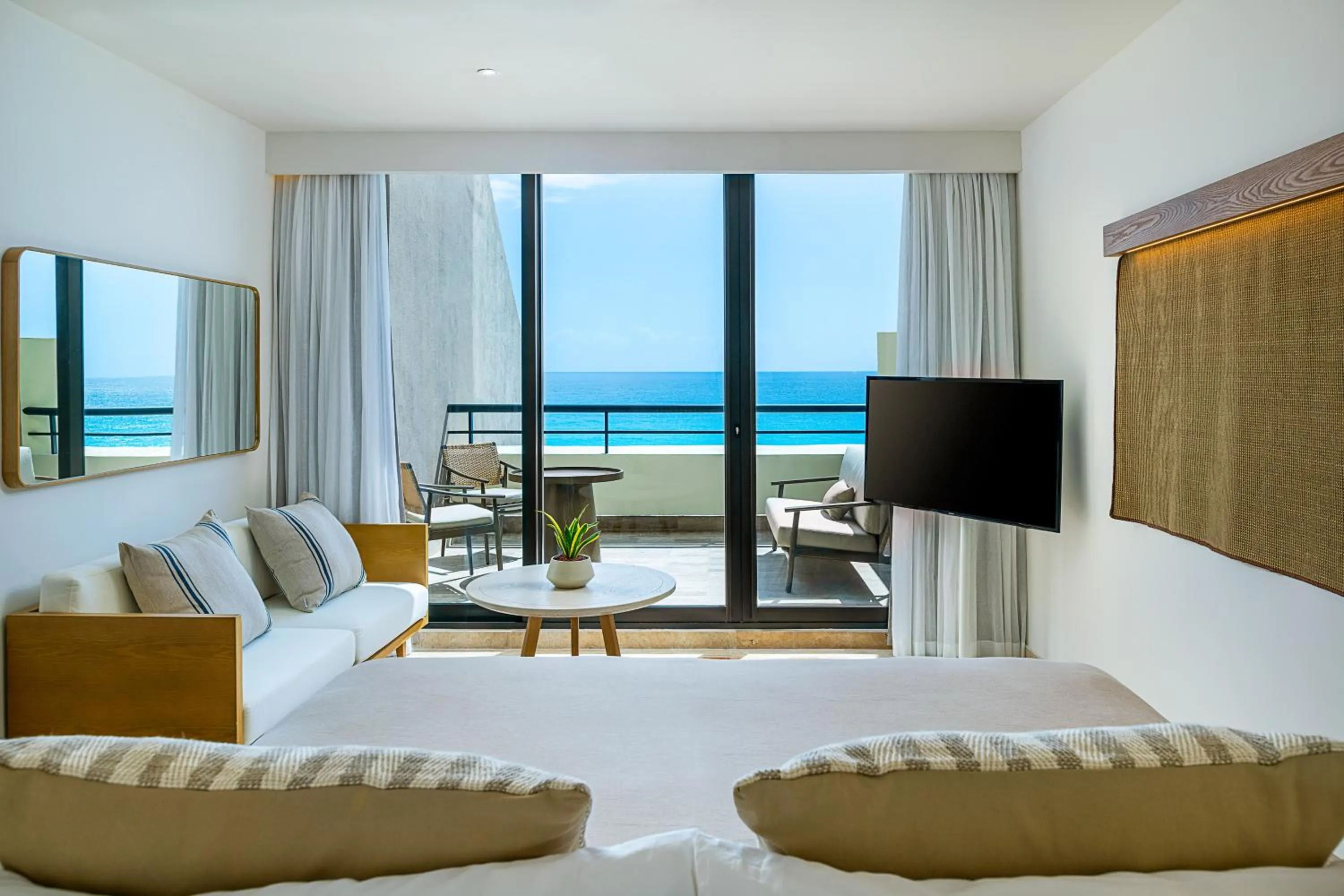 Sea view, Bed in Paradisus Cancun All Inclusive