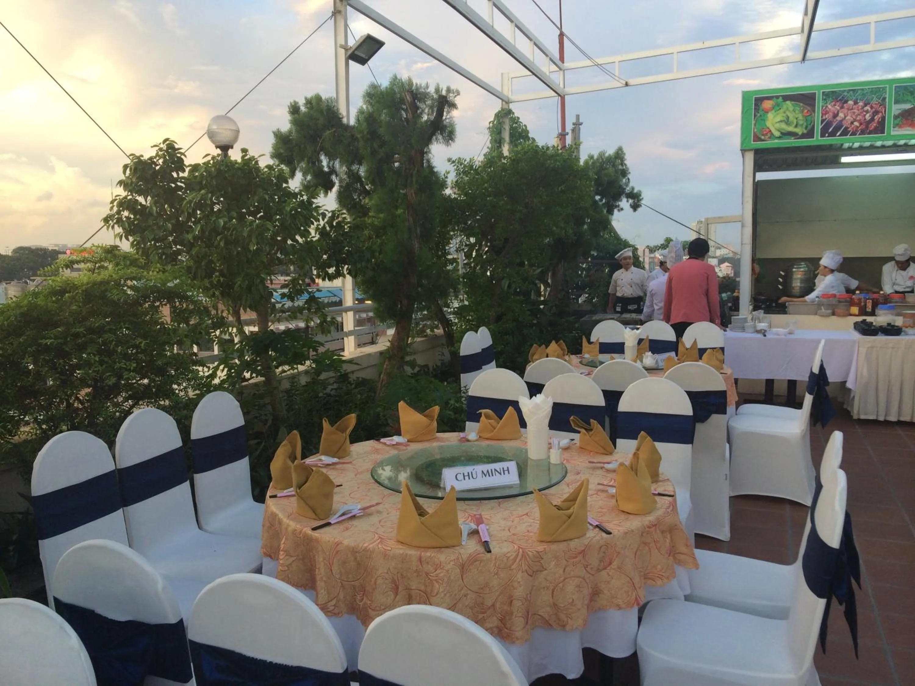 Restaurant/places to eat in Thien Hong - Arc En Ciel Hotel