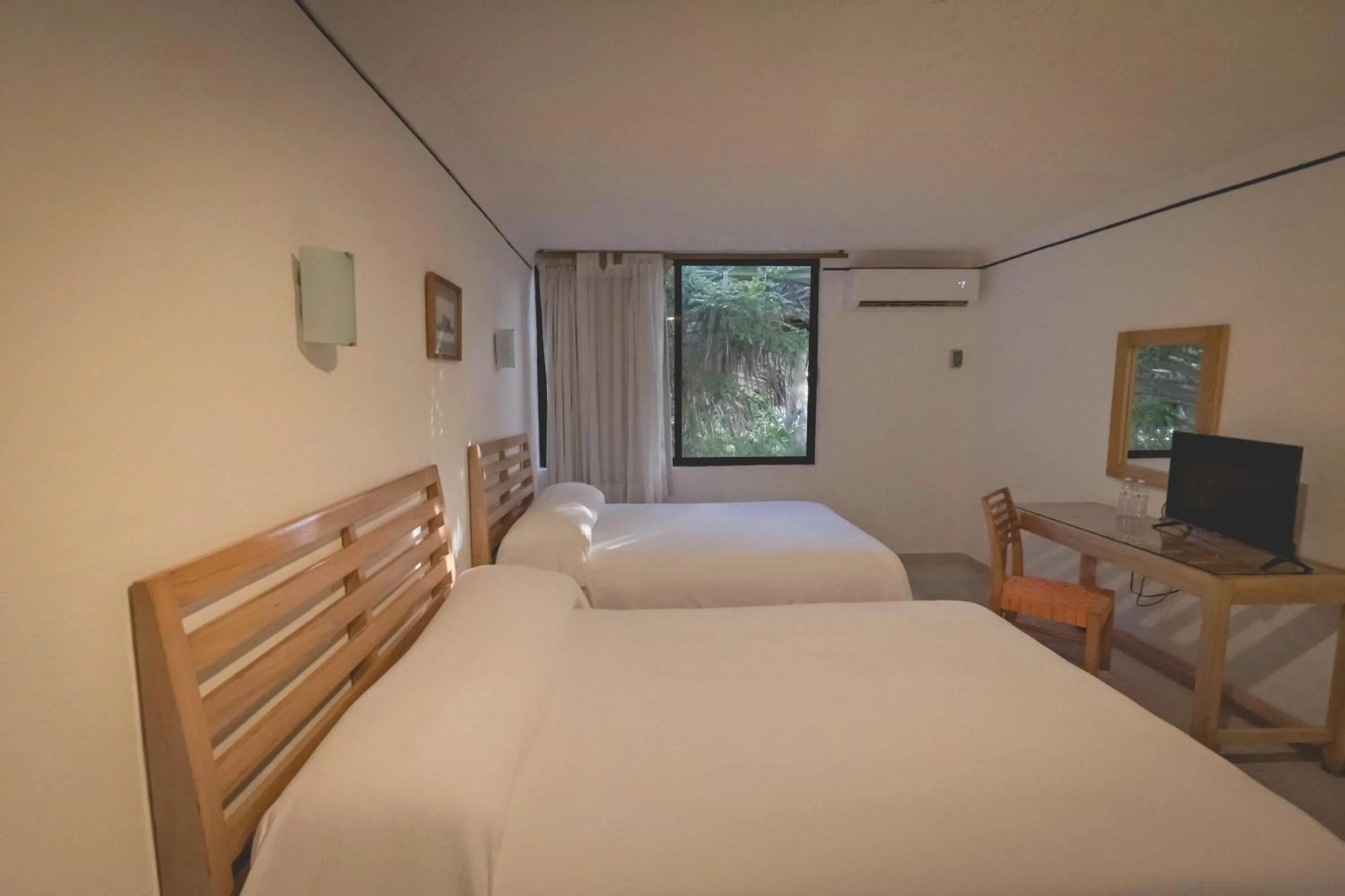 Photo of the whole room, Bed in Sotavento Hotel & Yacht Club