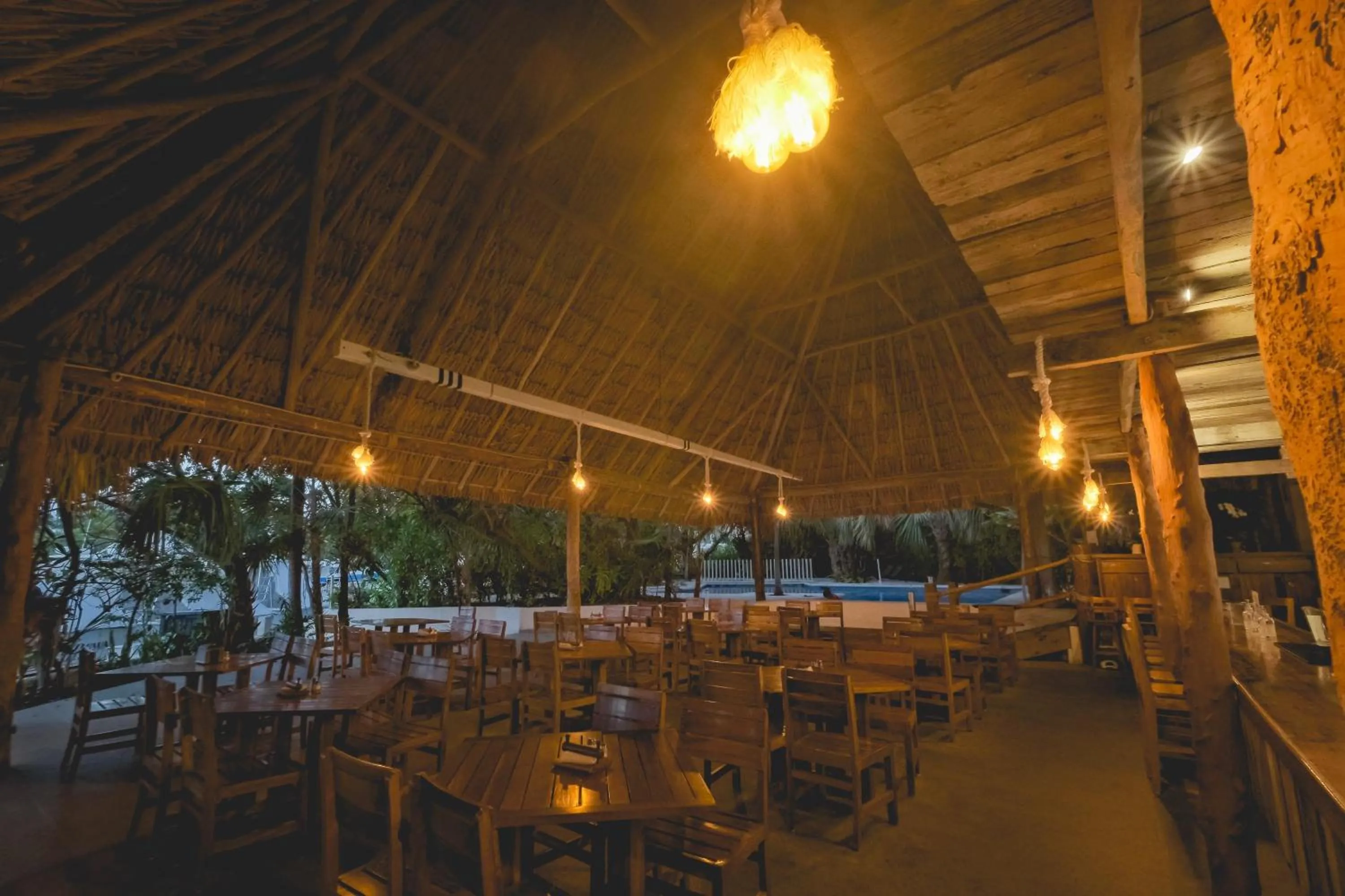 Restaurant/places to eat in Sotavento Hotel & Yacht Club