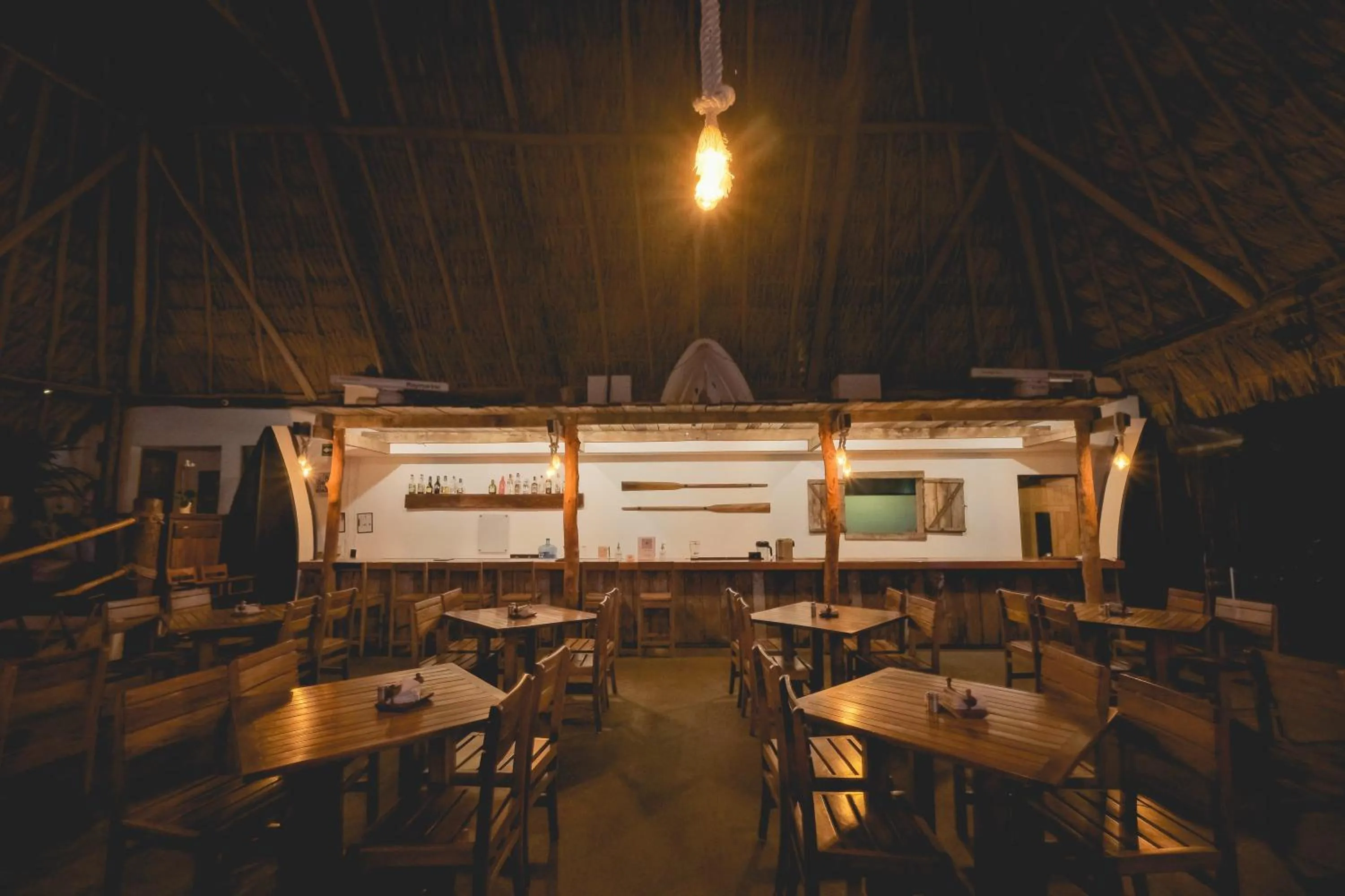 Restaurant/places to eat in Sotavento Hotel & Yacht Club