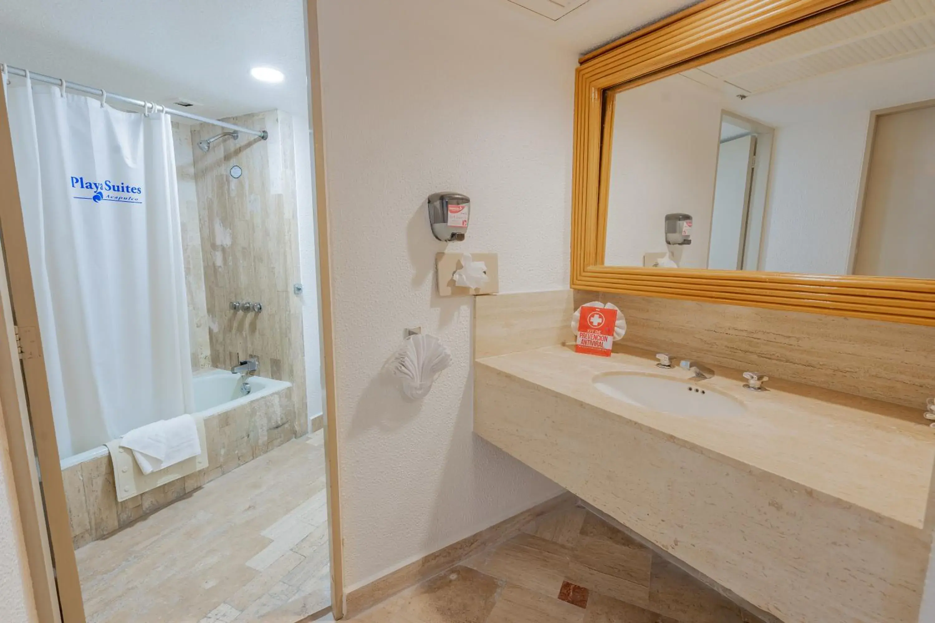 Junior Suite in Playa Suites Acapulco Junior Suite in Playa Suites Acapulco