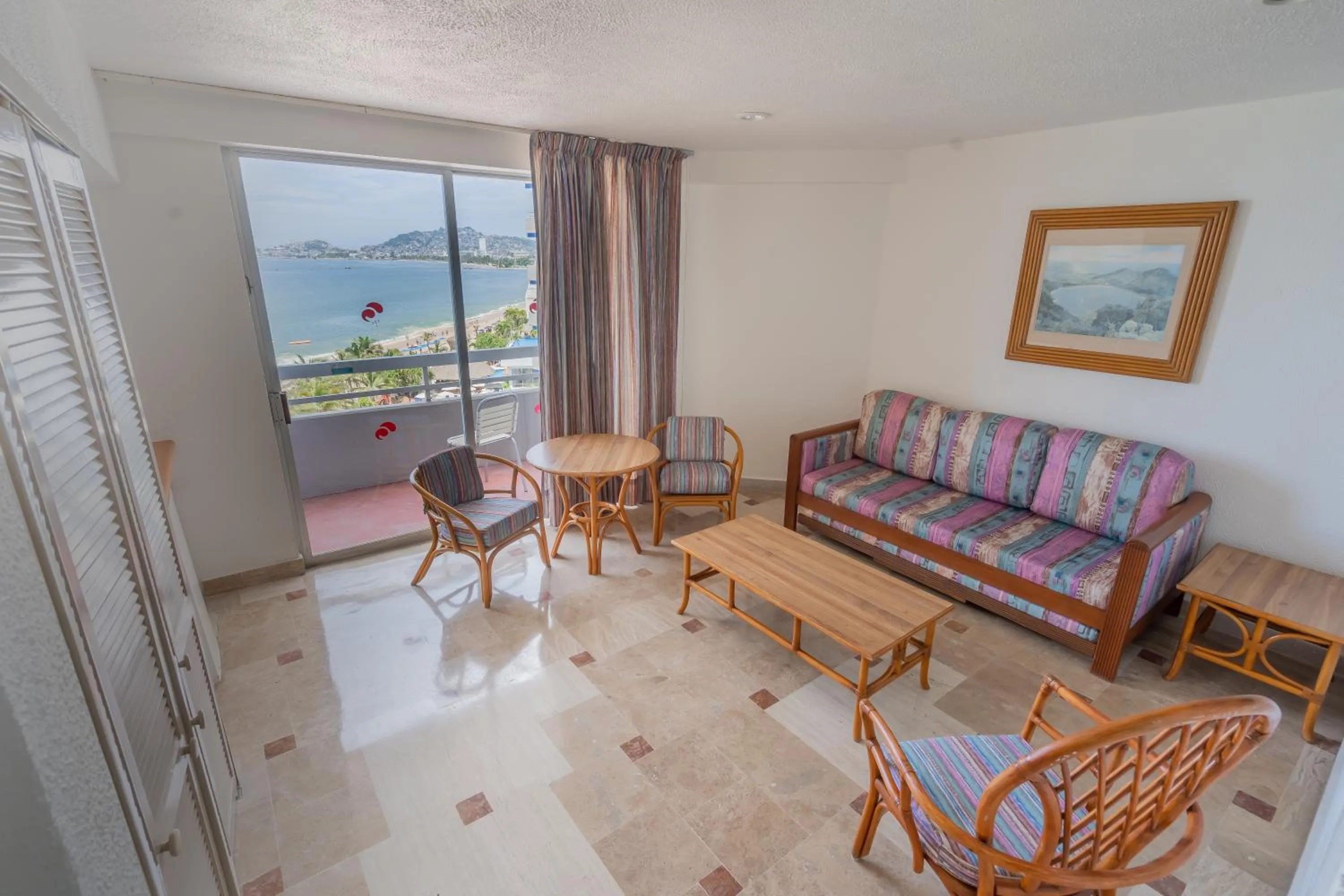 Living room in Playa Suites Acapulco