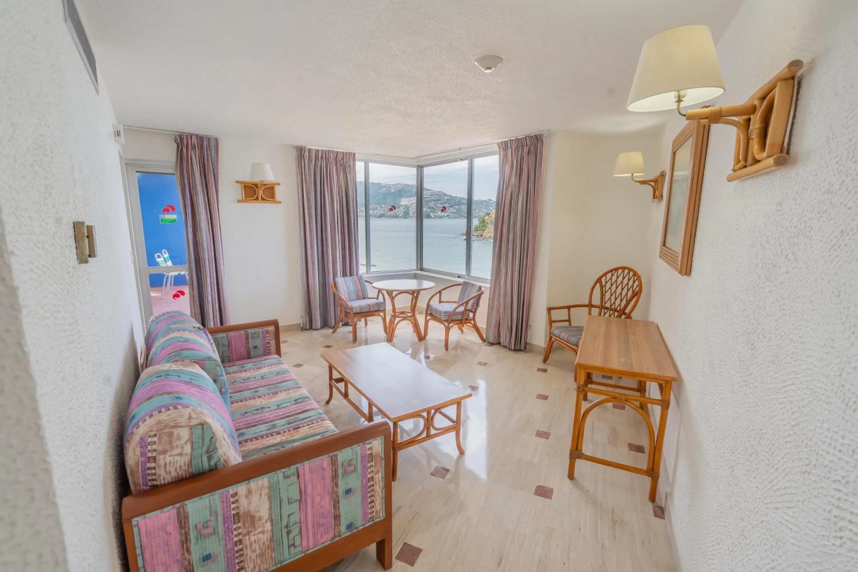 Living room in Playa Suites Acapulco