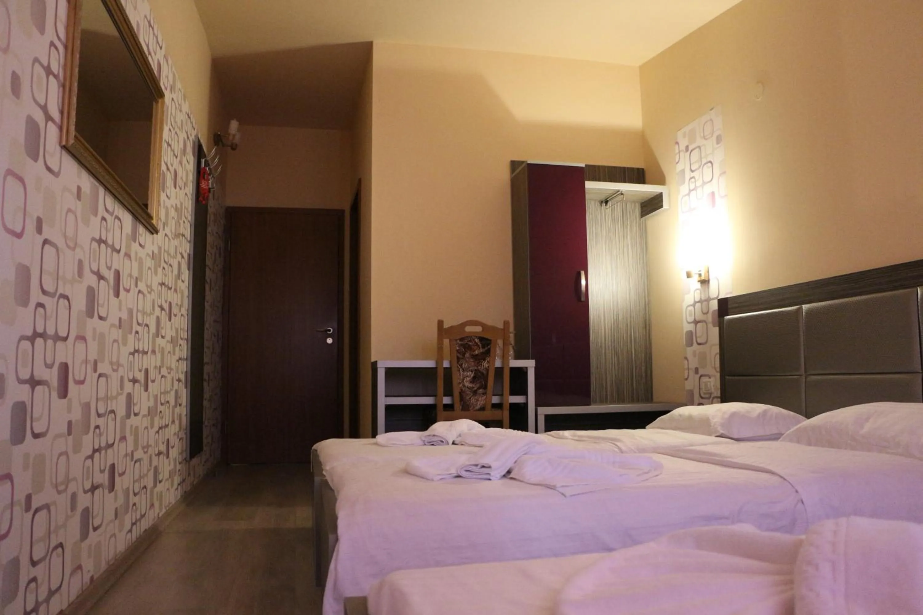 Photo of the whole room, Bed in Hotel Caras