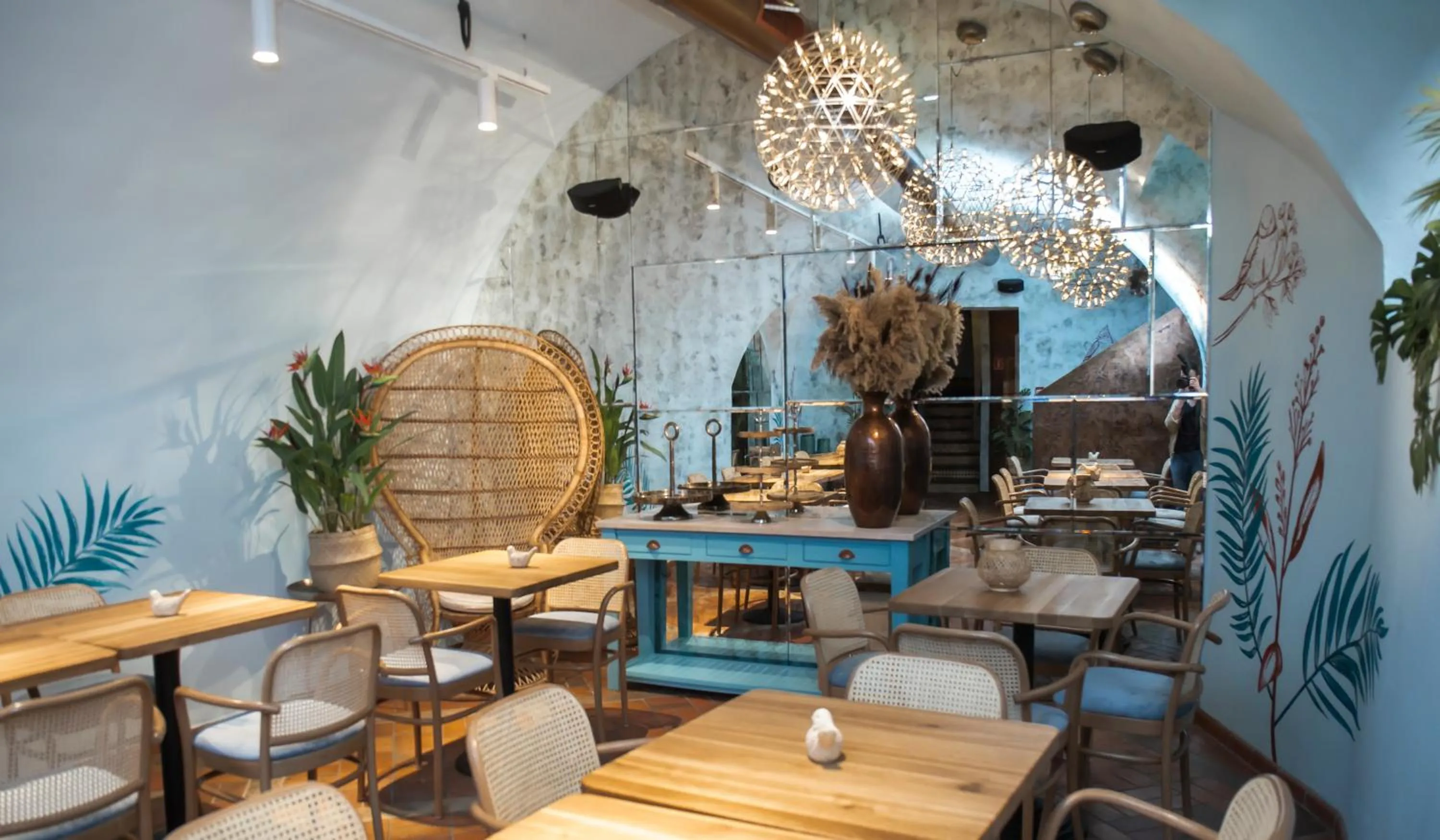 Restaurant/places to eat in Apartamenty Sowa Toruń