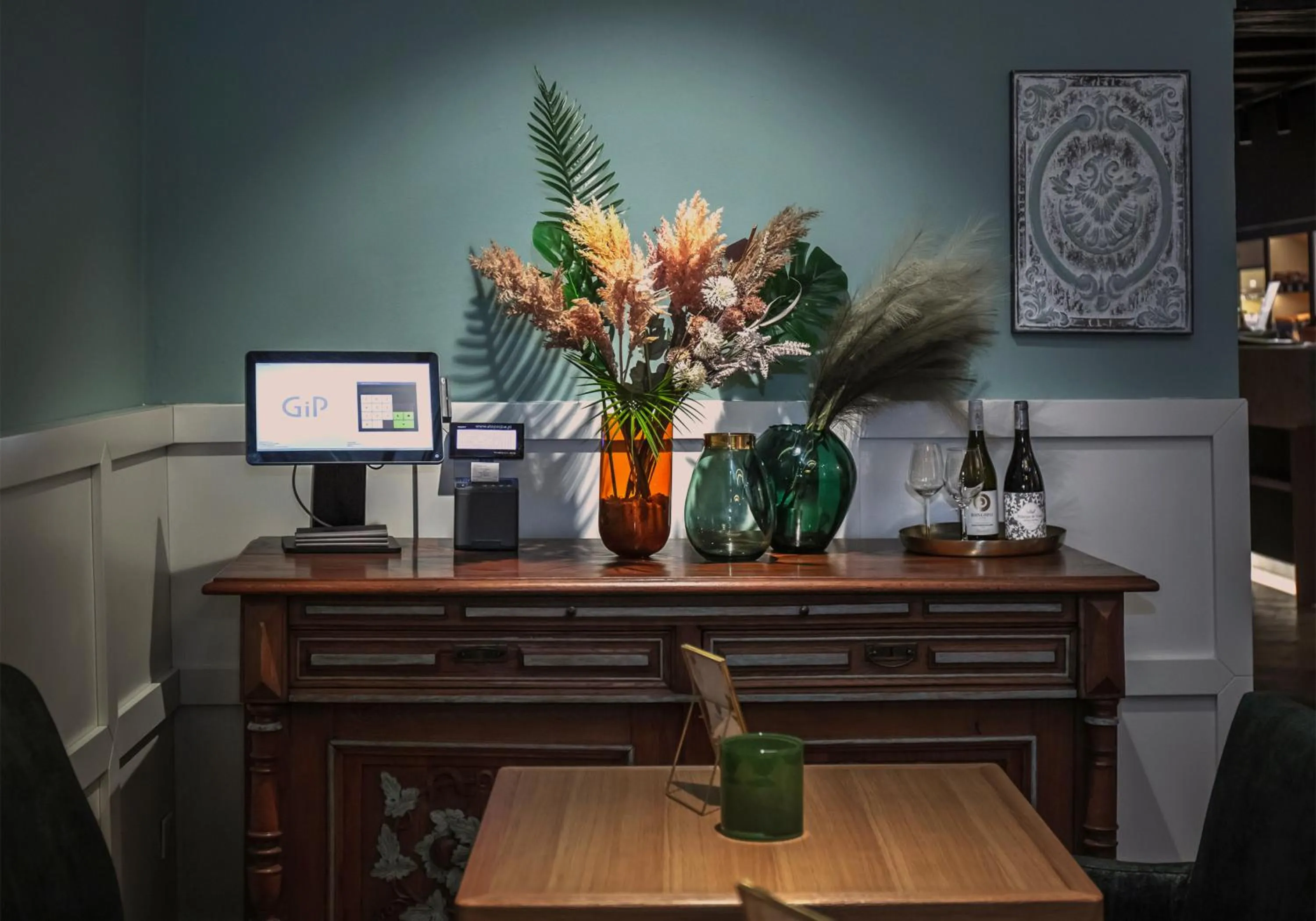 Restaurant/places to eat in Apartamenty Sowa Toruń