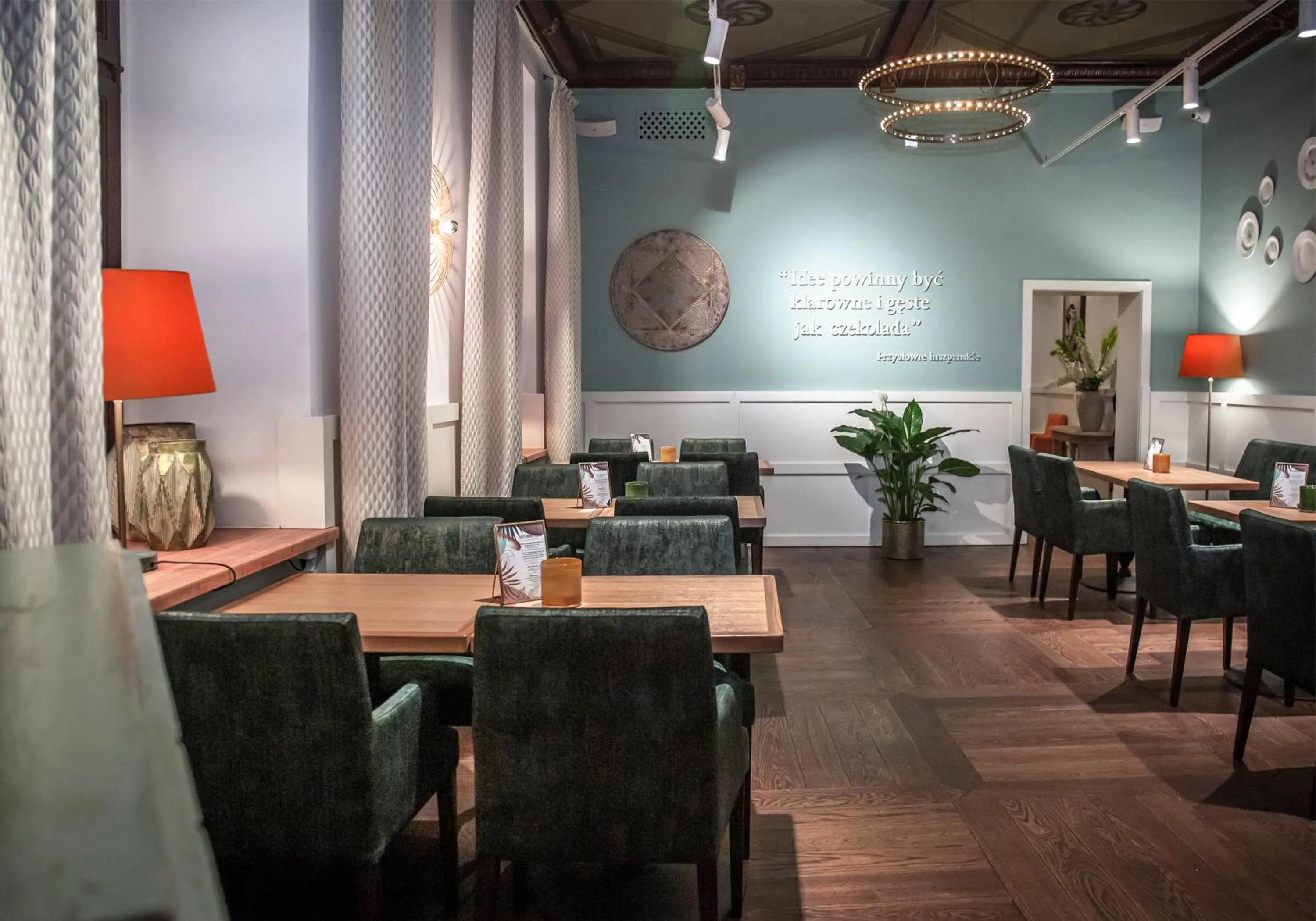 Restaurant/places to eat in Apartamenty Sowa Toruń