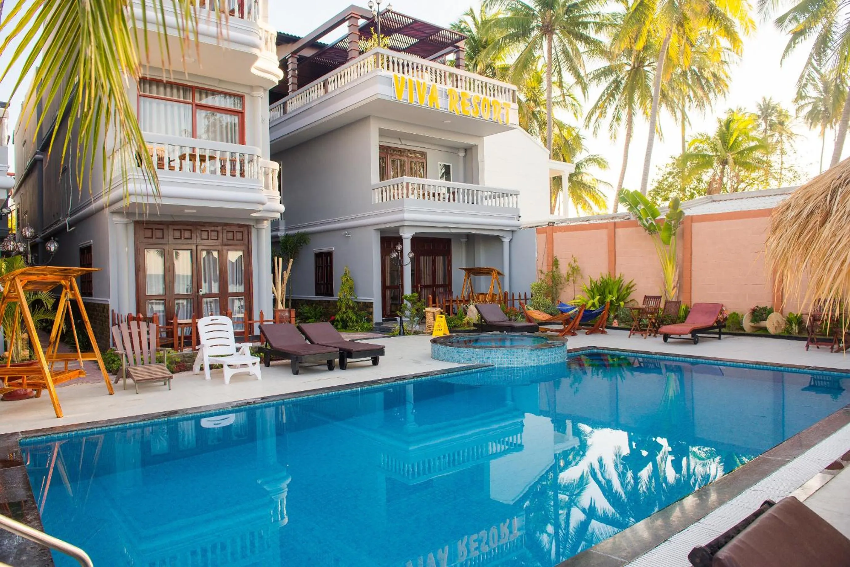 Swimming pool in ViVa Resort Mui Ne
