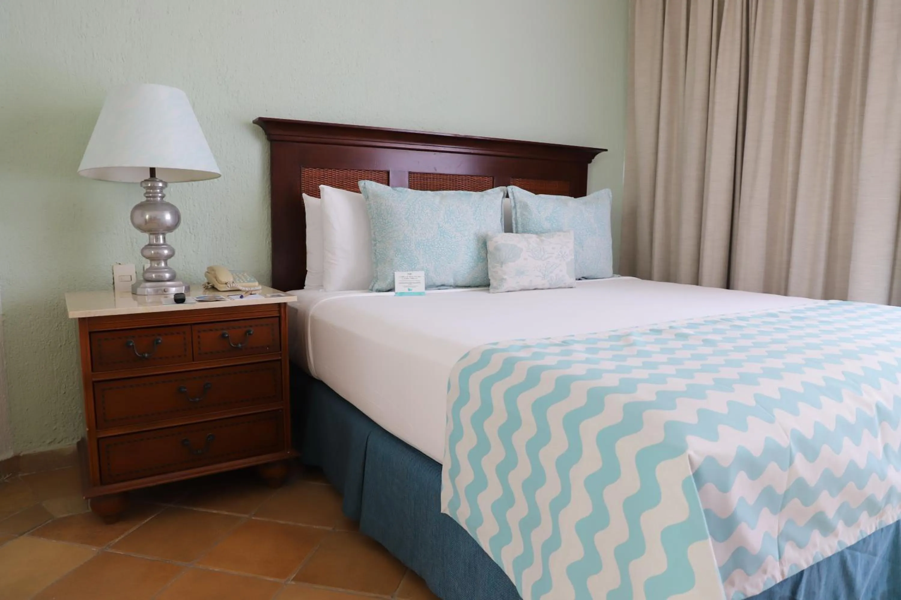 Bed in Pierre Mundo Imperial Riviera Diamante Acapulco