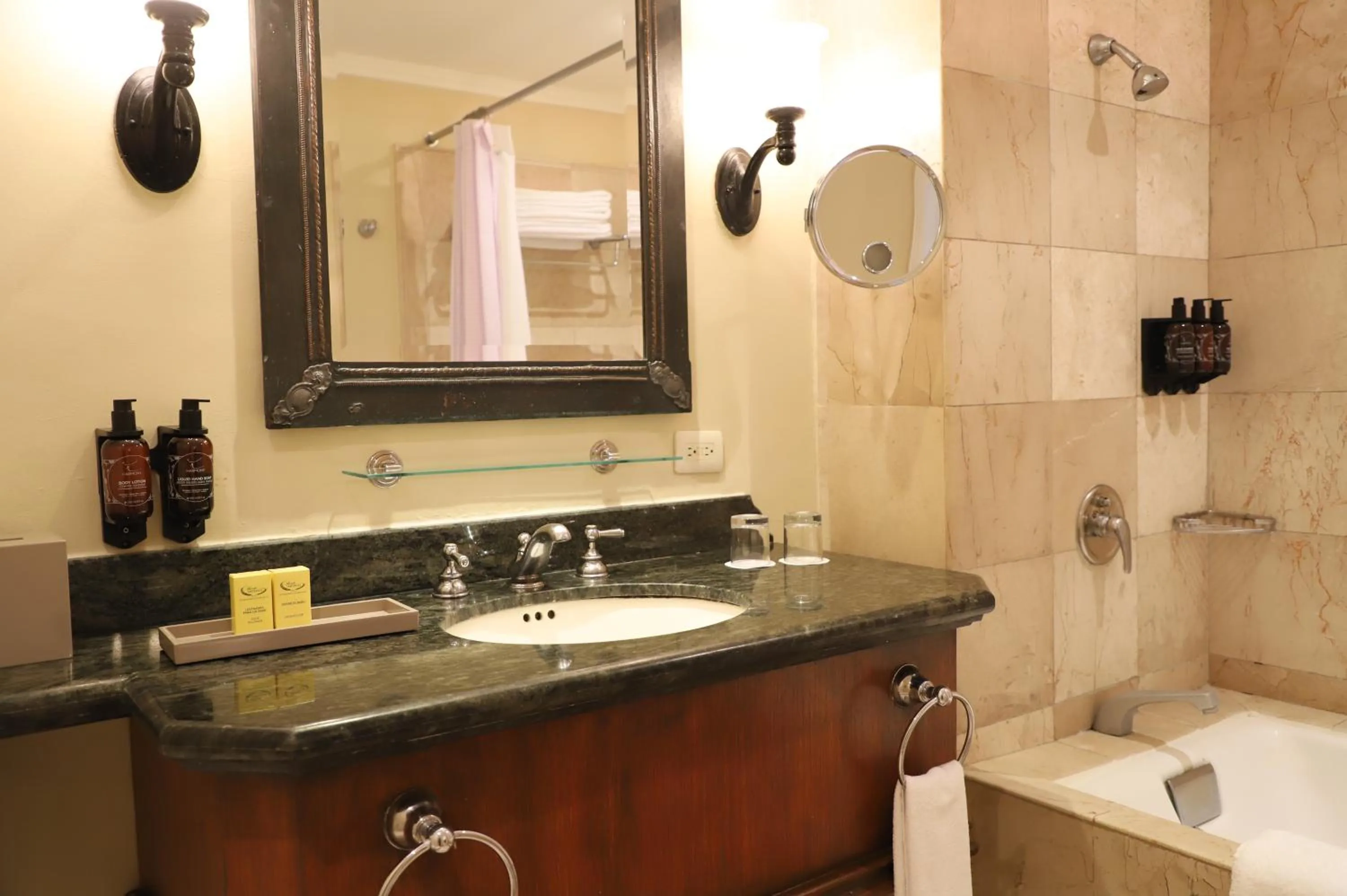 Bathroom in Pierre Mundo Imperial Riviera Diamante Acapulco