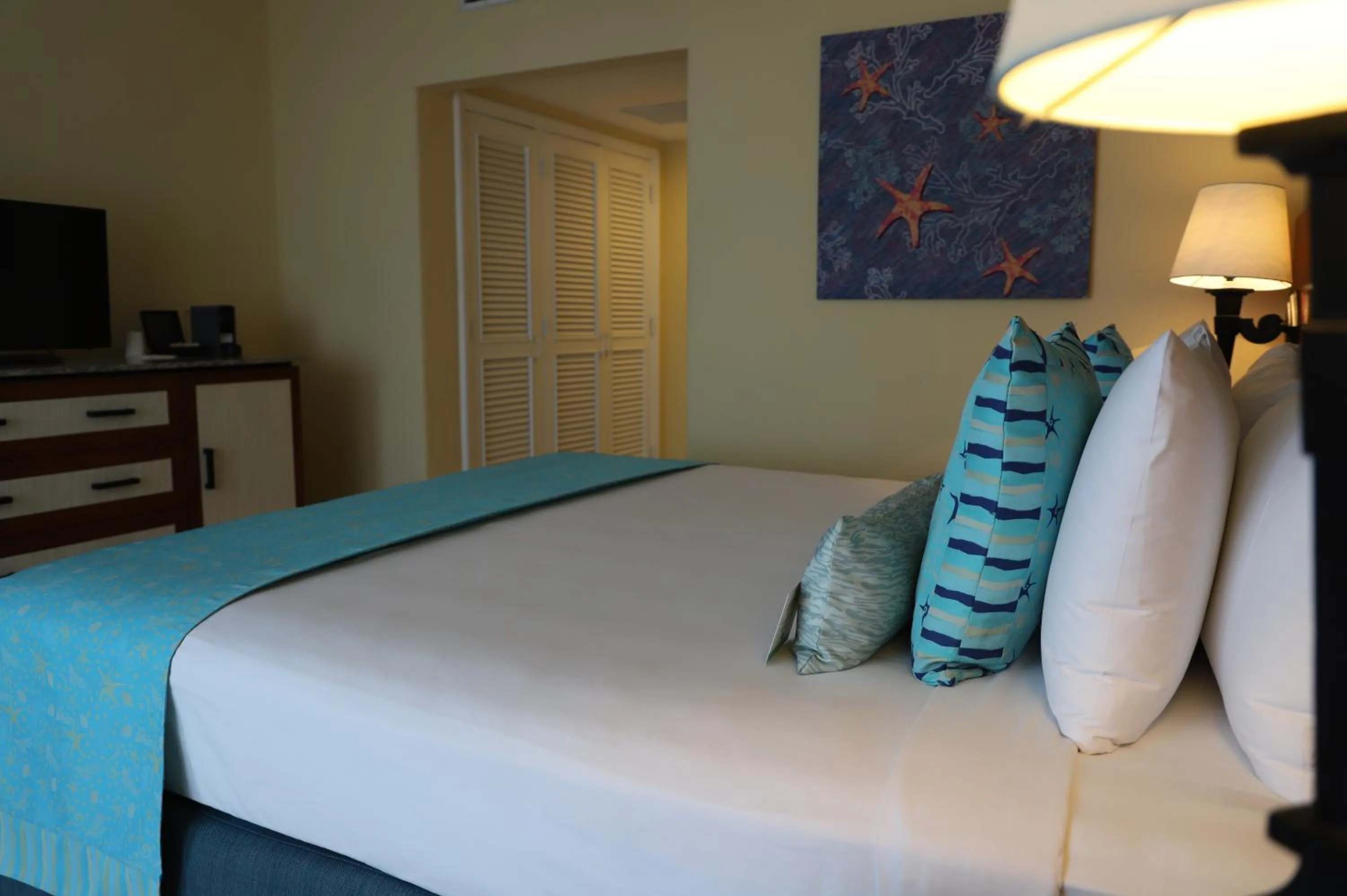 Bed in Pierre Mundo Imperial Riviera Diamante Acapulco