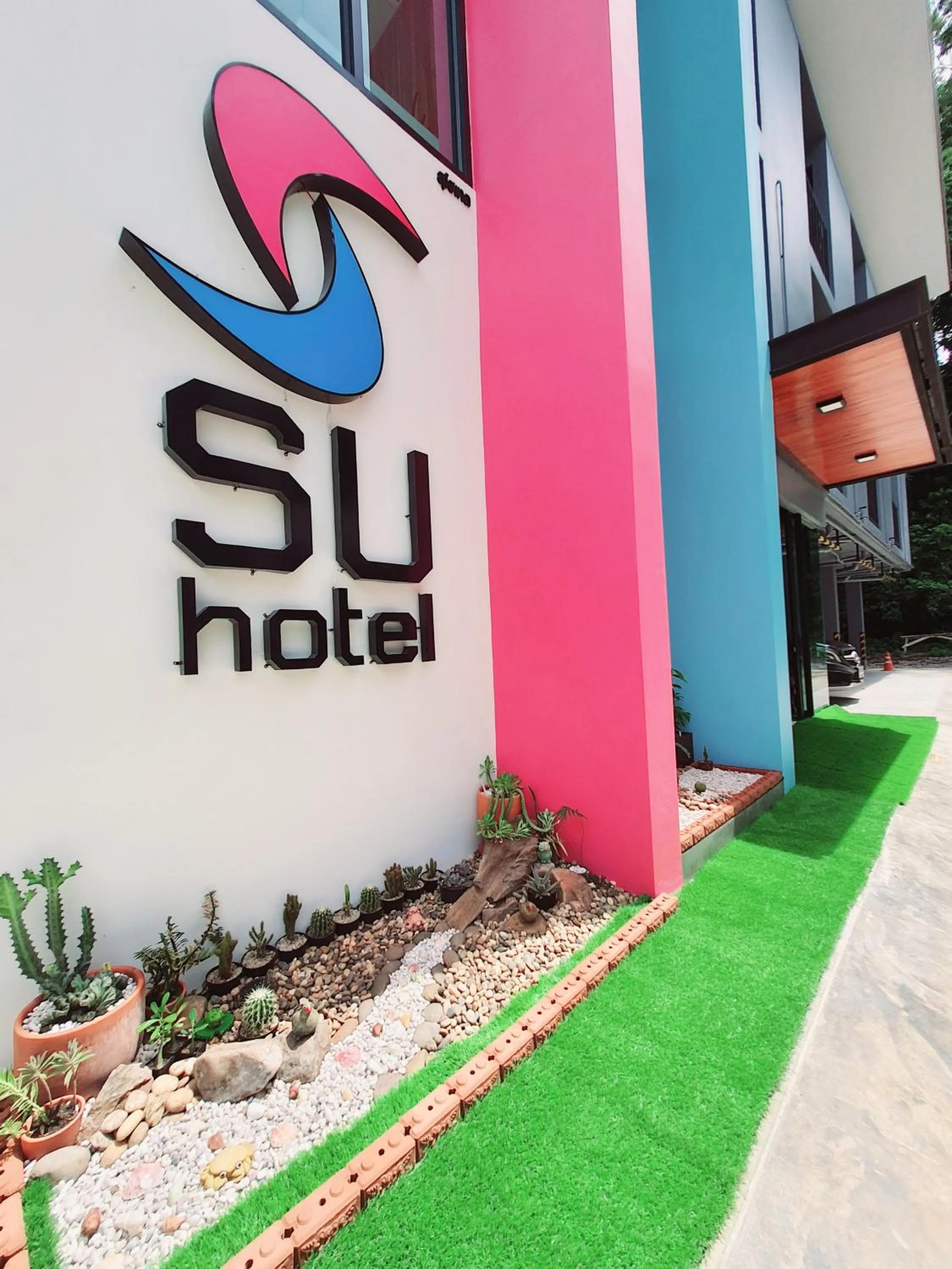 Facade/entrance in SUhotel Suratthani