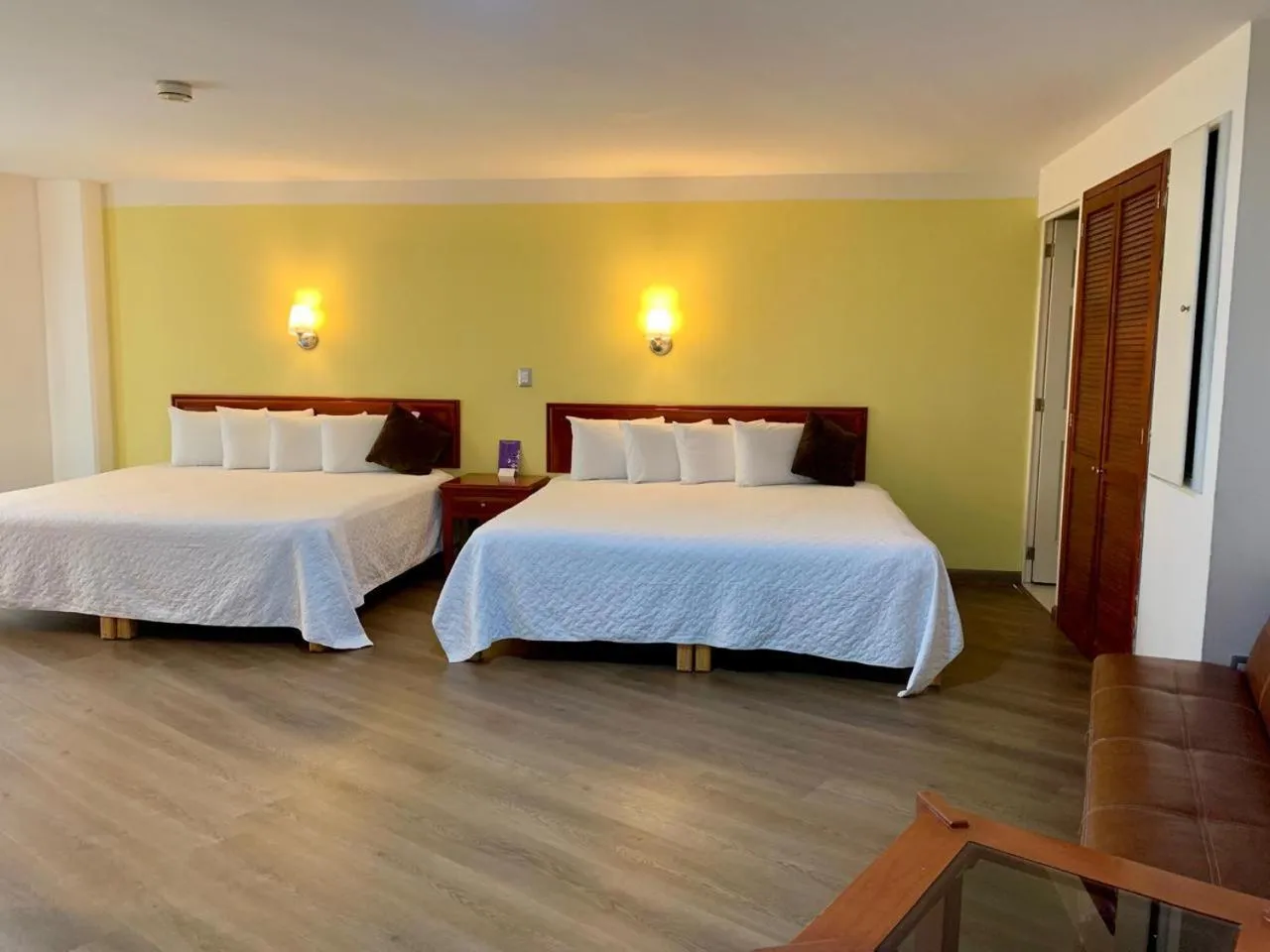 Photo of the whole room, Bed in Hotel Enterprise Inn Poliforum