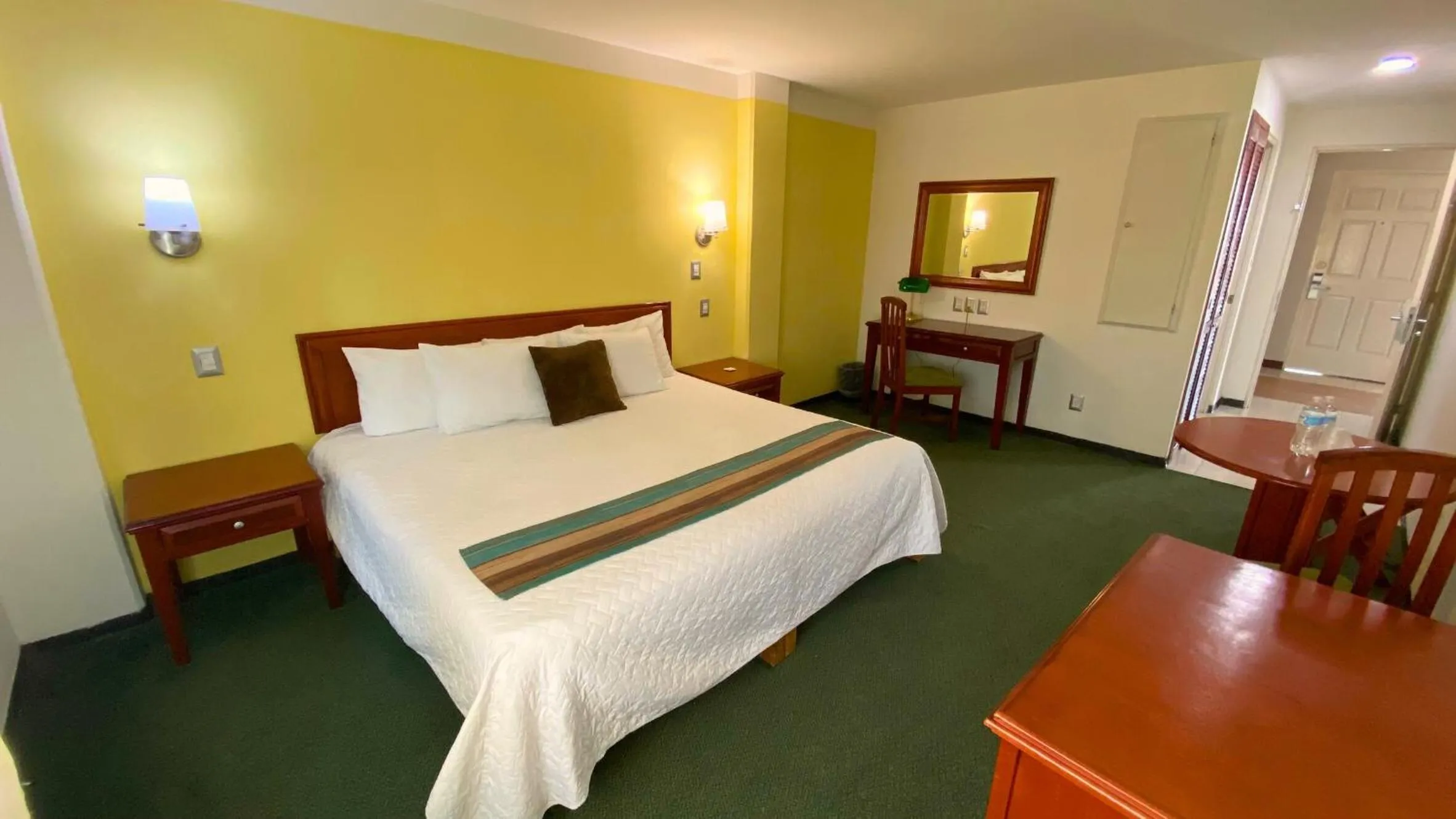 Bed in Hotel Enterprise Inn Poliforum