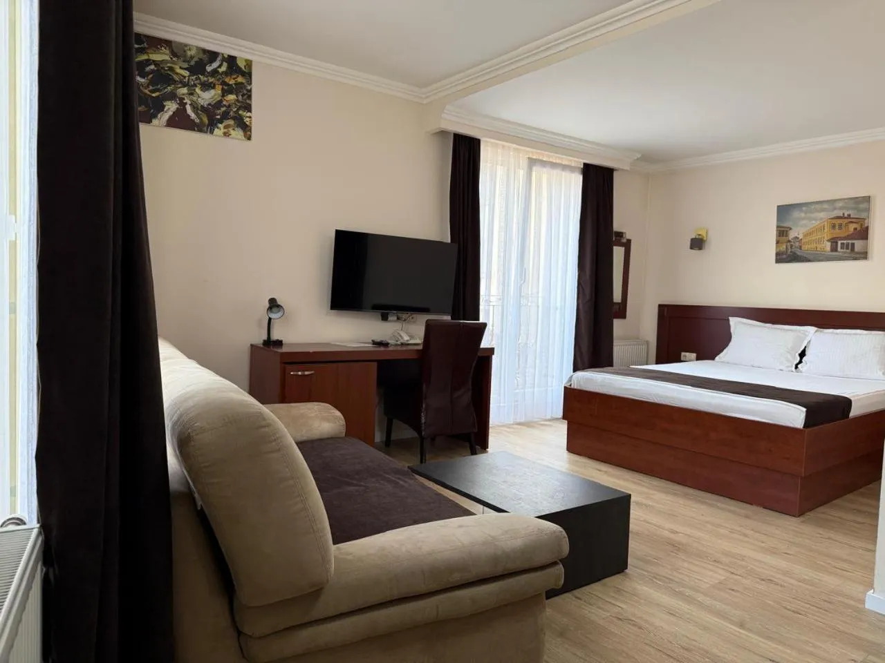 TV and multimedia, Bed in Hotel Parlament