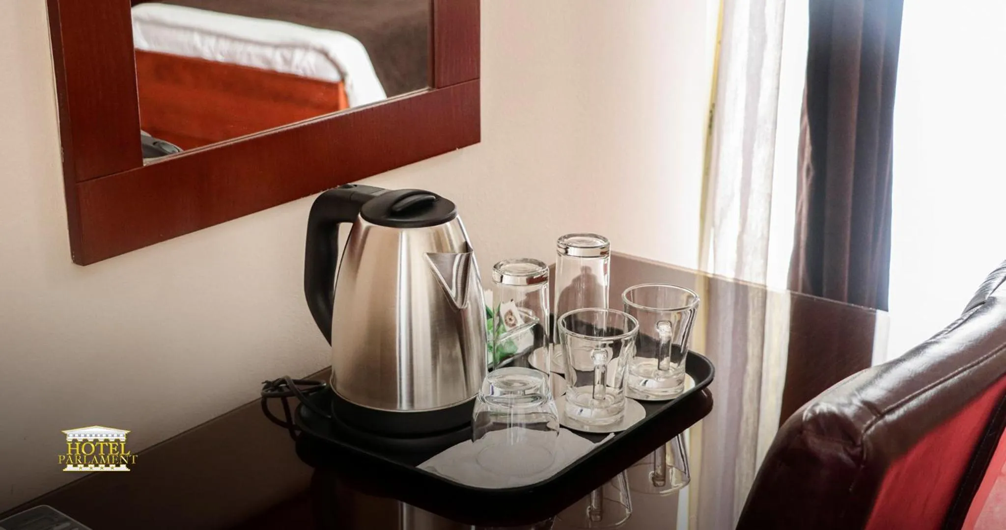 Coffee/tea facilities in Hotel Parlament