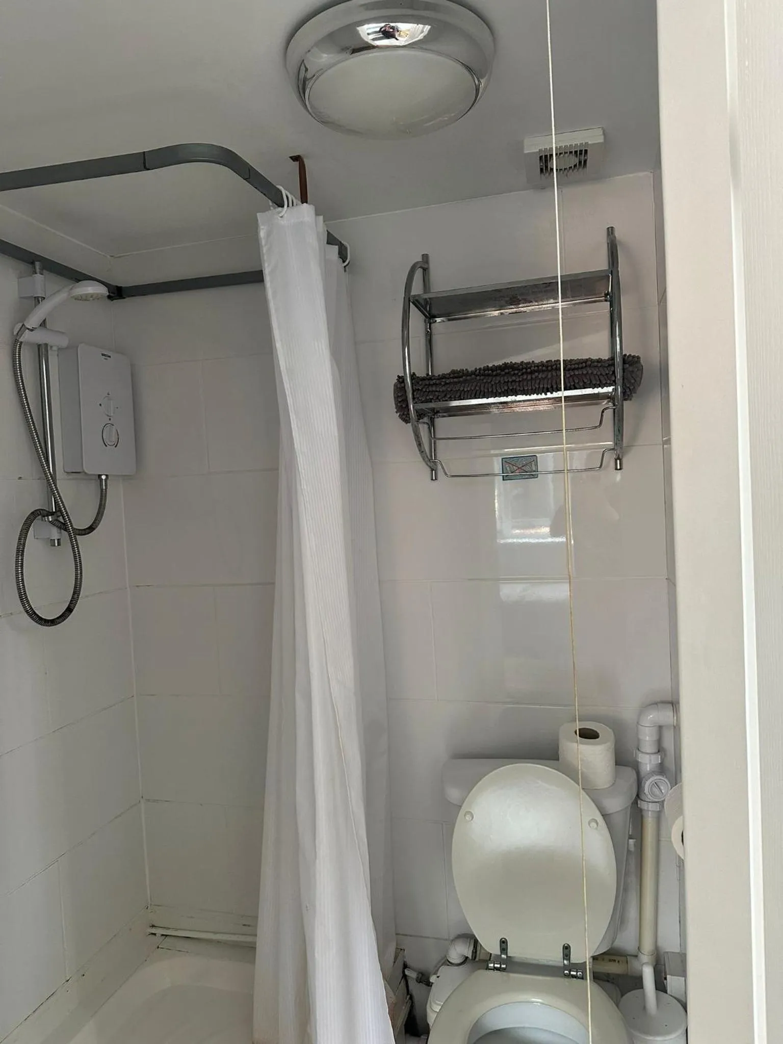 Single Room with Shower in ROYAL OAK