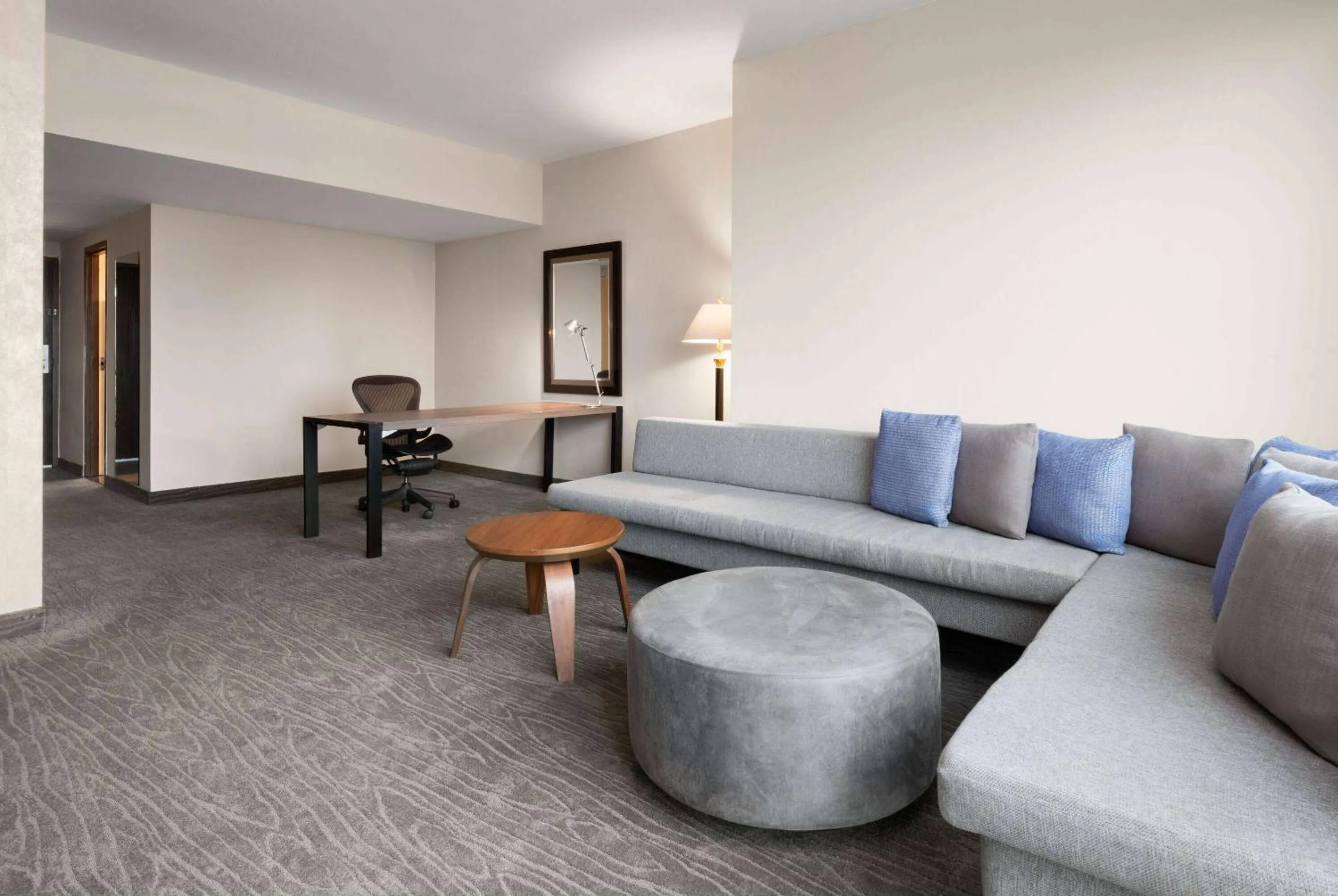 Photo of the whole room in Wyndham Monterrey Ambassador Centro