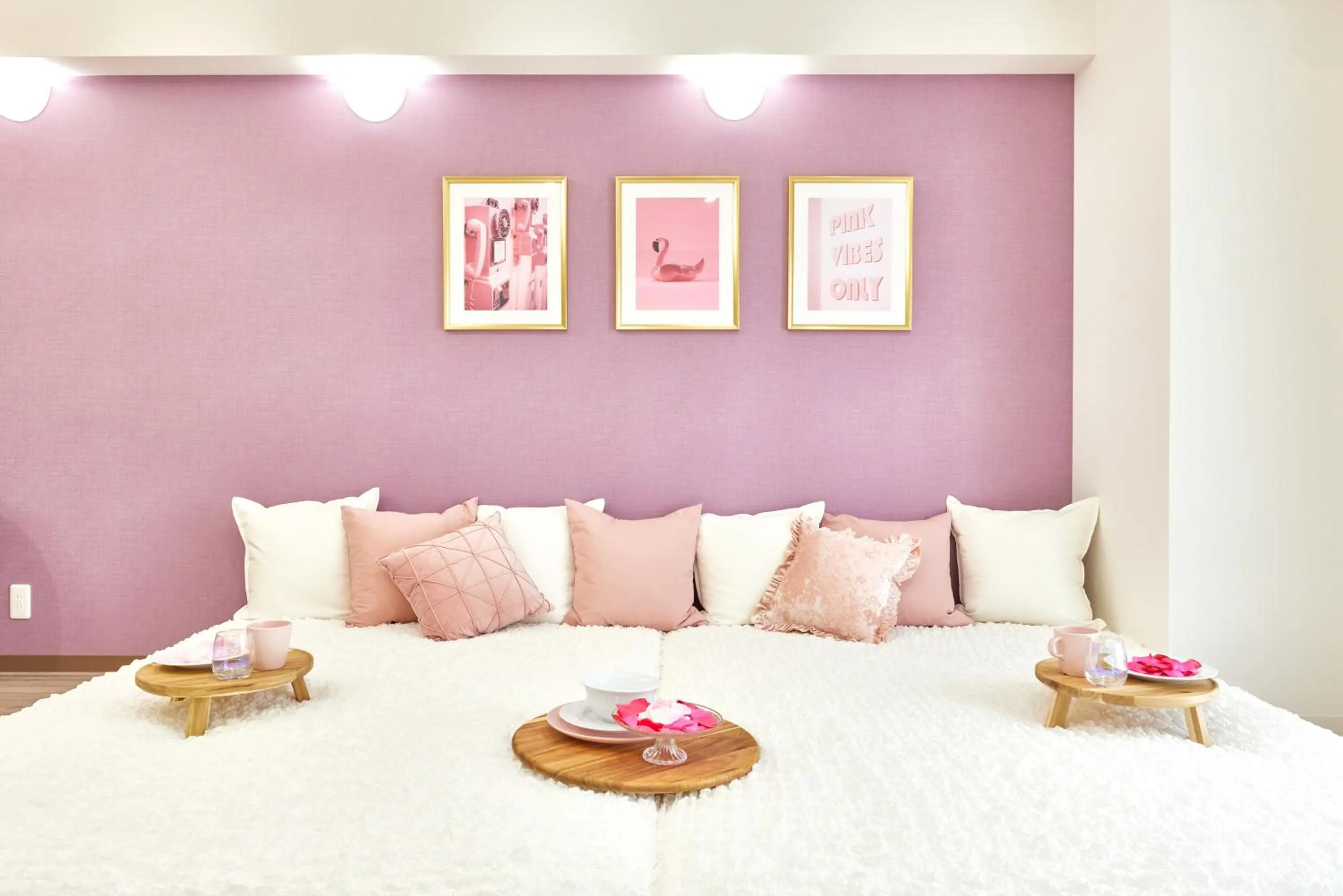 Bed in A.A.O BLDG. NAMBA