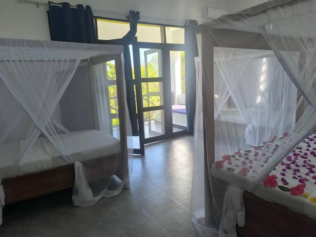 Bedroom, Bed in Majani Breeze