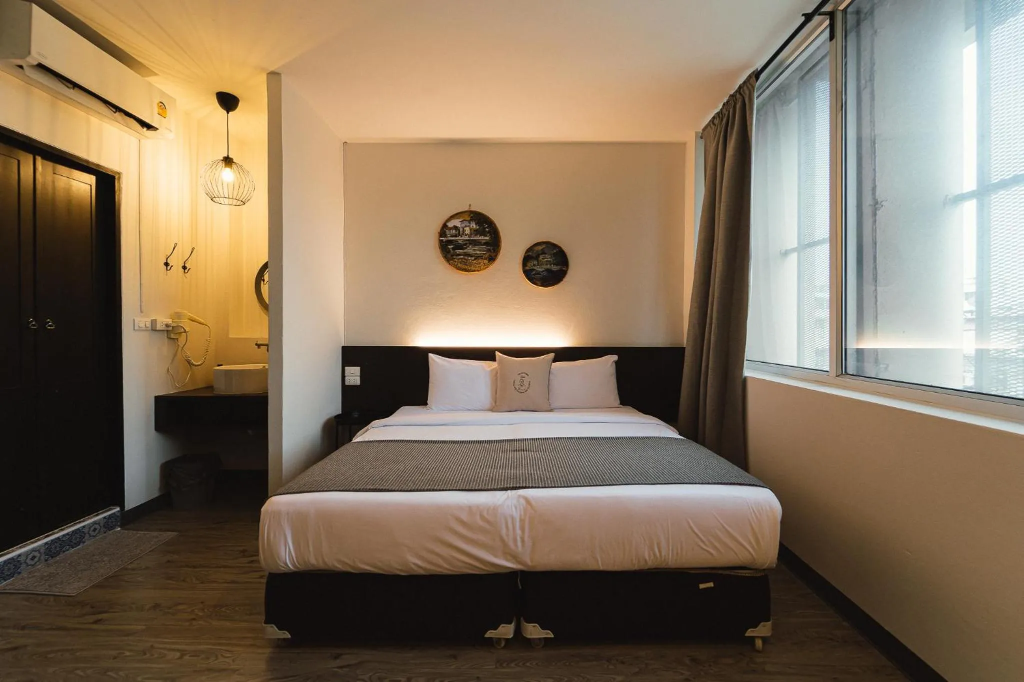 Bedroom, Bed in Tim Mansion