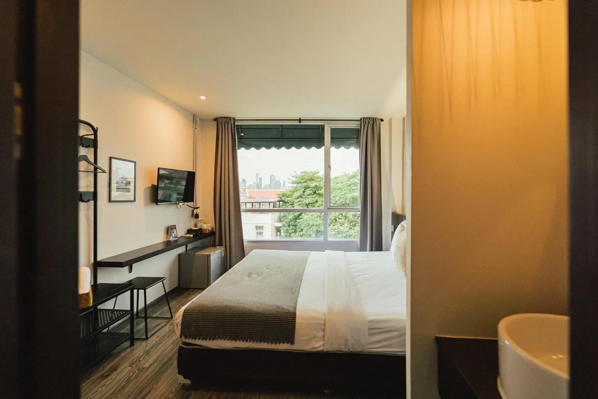 Bedroom, Bed in Tim Mansion