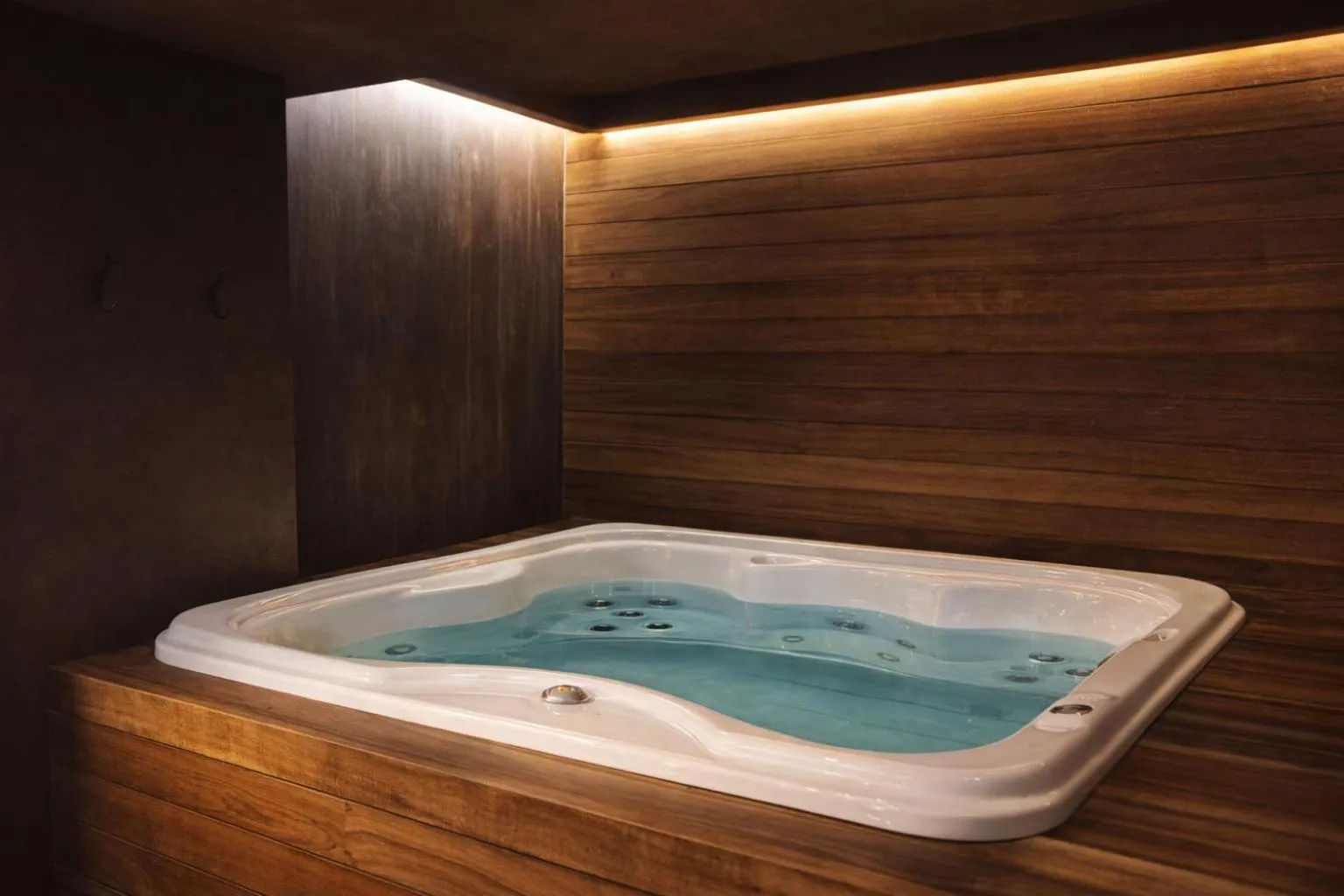 Hot Tub in Alla Gondola Hotel & SPA Tirana