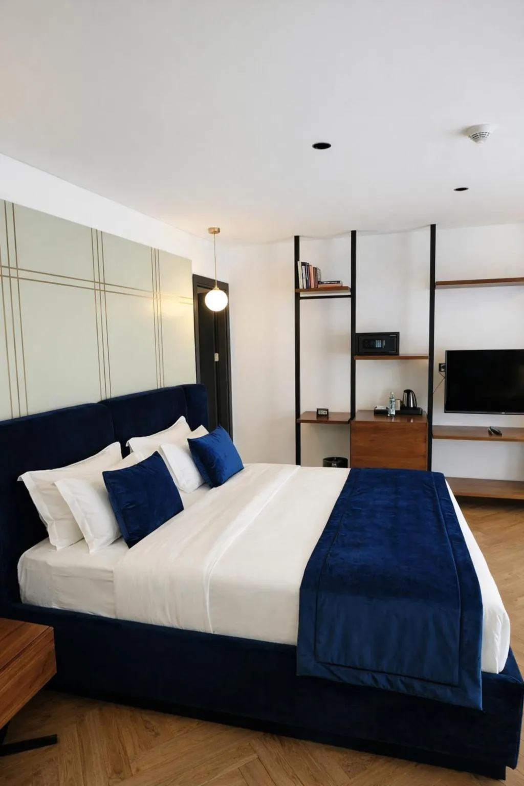 Bed in Alla Gondola Hotel & SPA Tirana