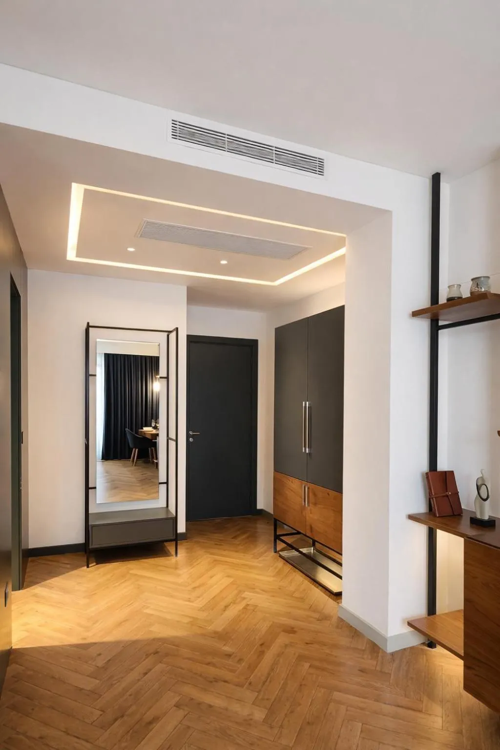 wardrobe, Bed in Alla Gondola Hotel & SPA Tirana