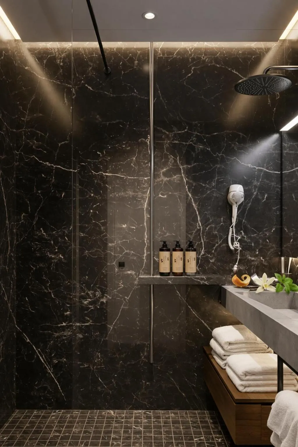 Shower in Alla Gondola Hotel & SPA Tirana