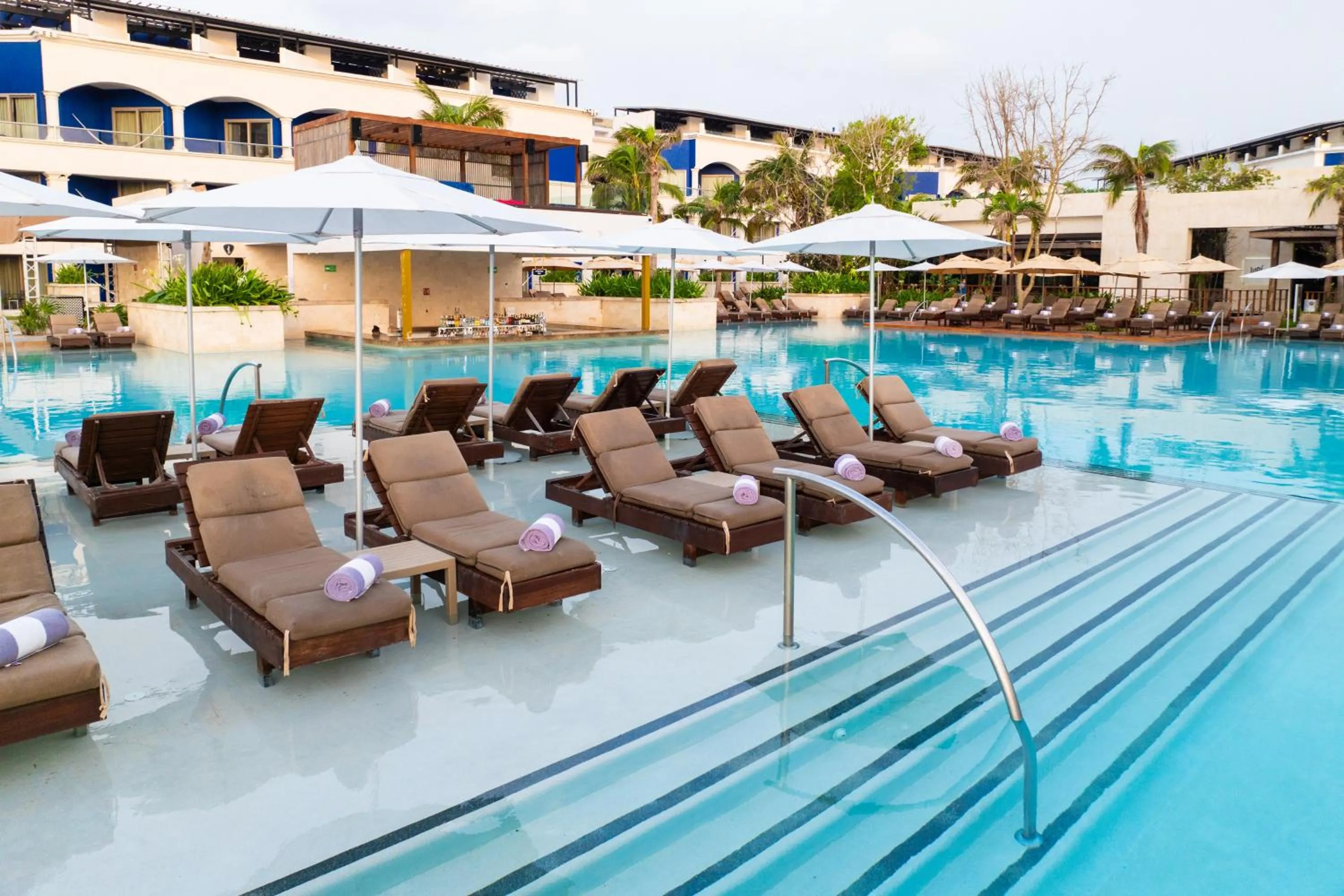 Swimming pool in Hard Rock Hotel Riviera Maya - Heaven Adults Only - All Inclusive