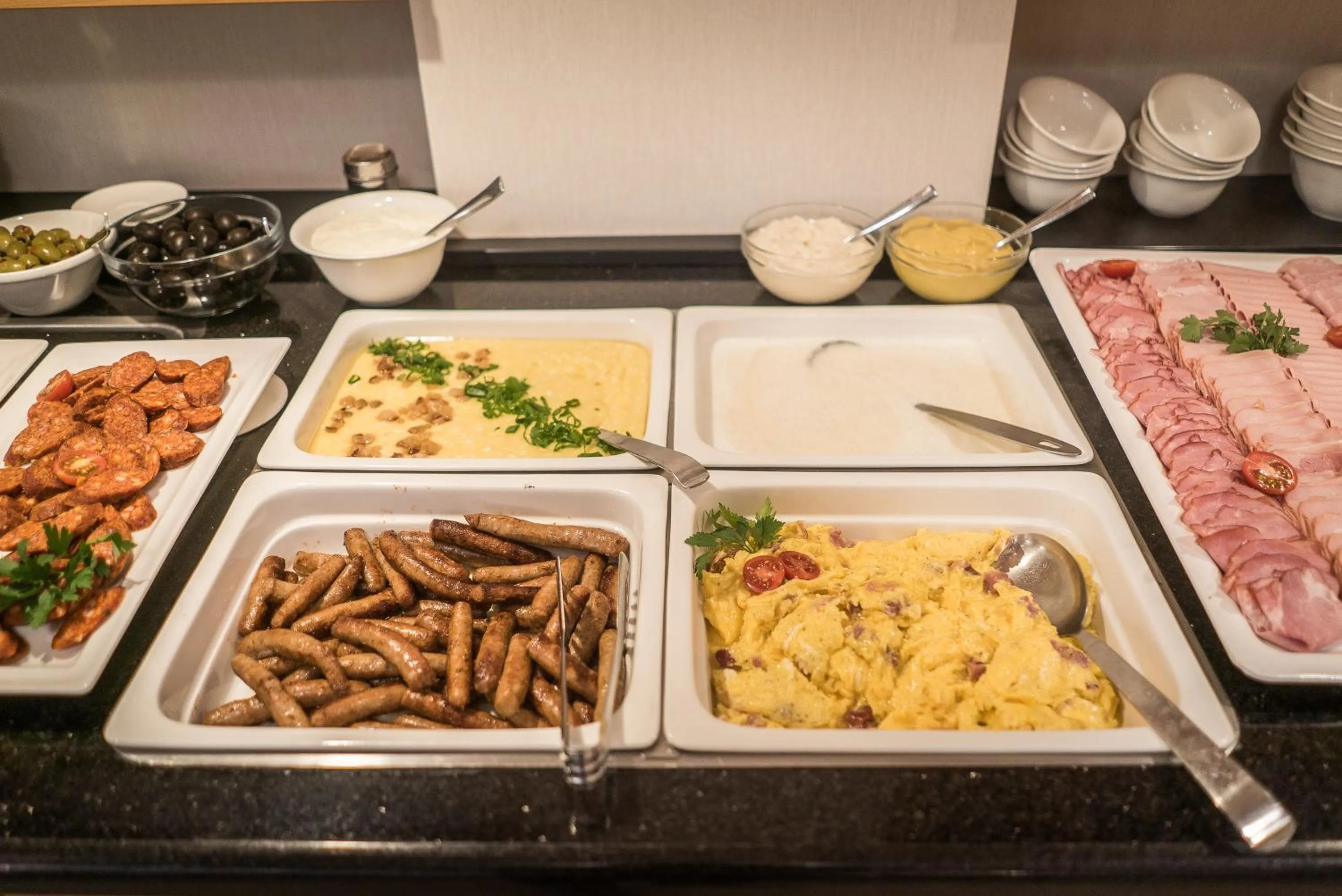 Breakfast in Lobogo Resort