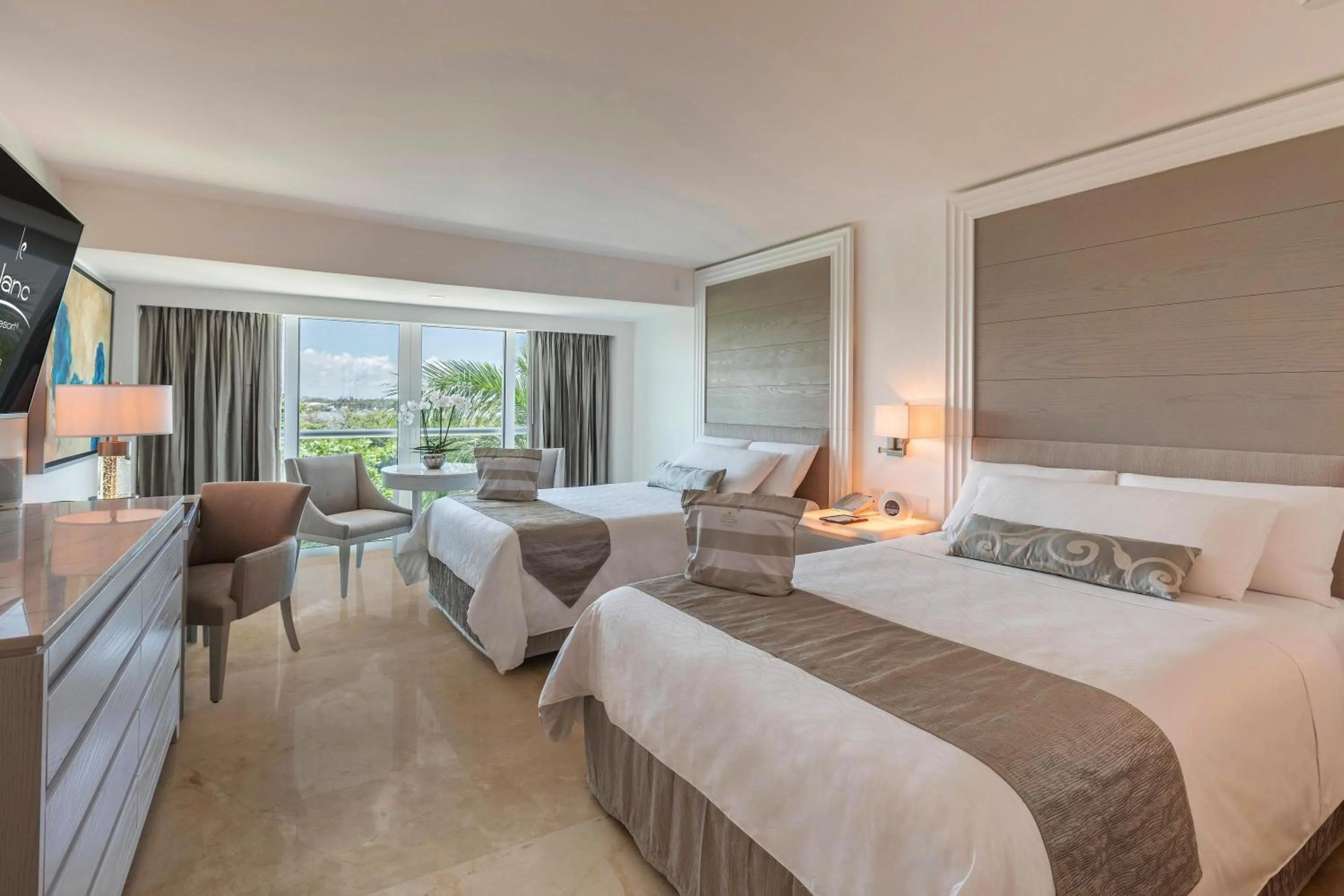 Bed in Le Blanc Spa Resort Cancun - Adults Only - All-Inclusive