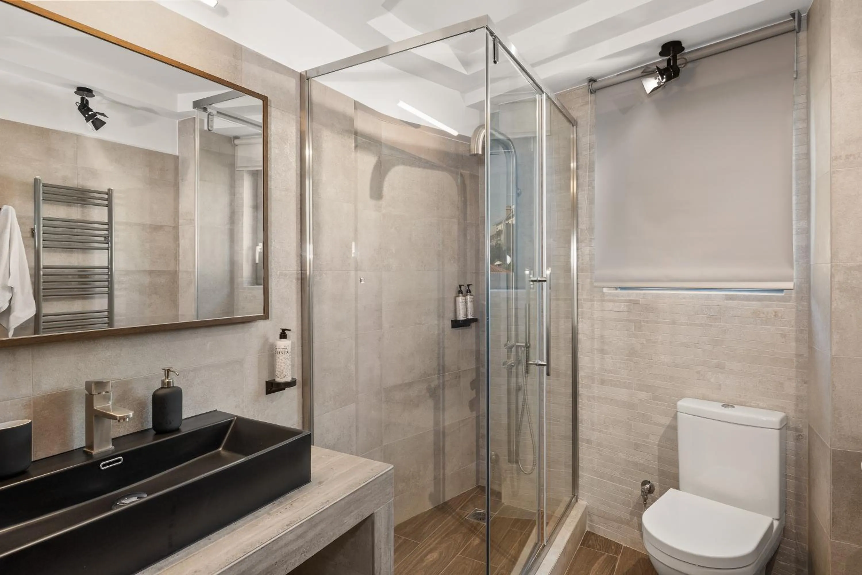 Shower in ATHENIAN VIEW LOFT