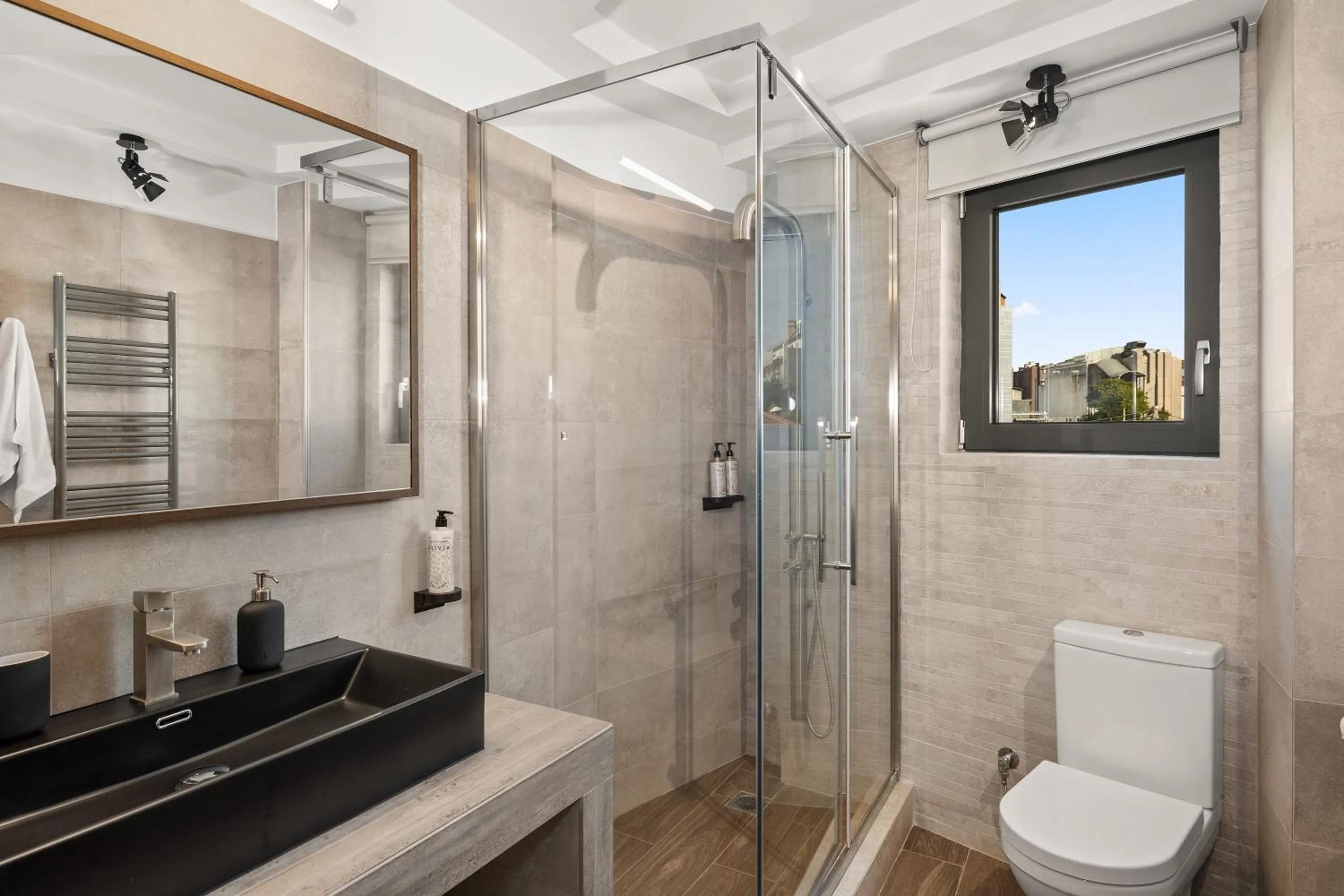 Shower in ATHENIAN VIEW LOFT
