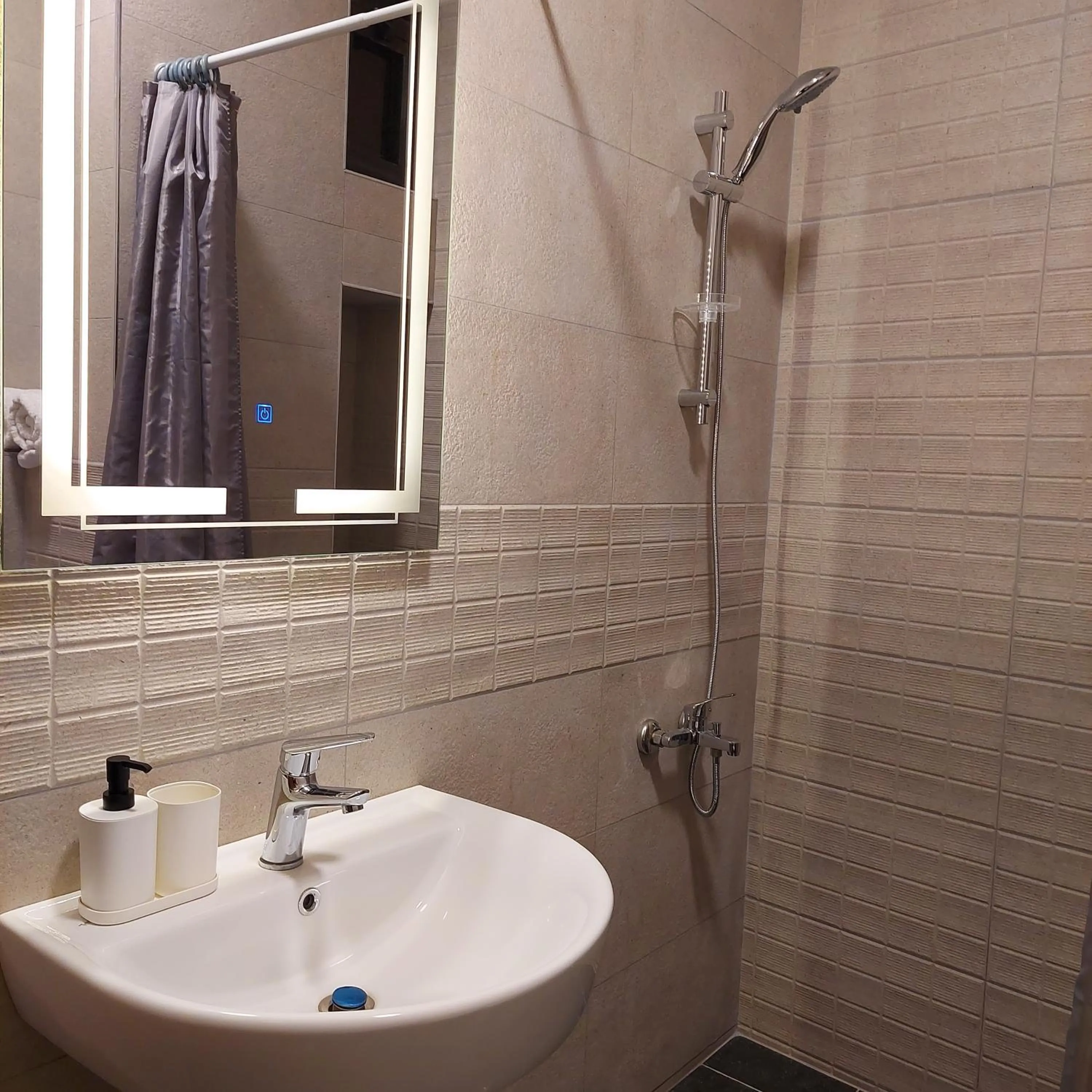 Toilet in COCO Guesthouse