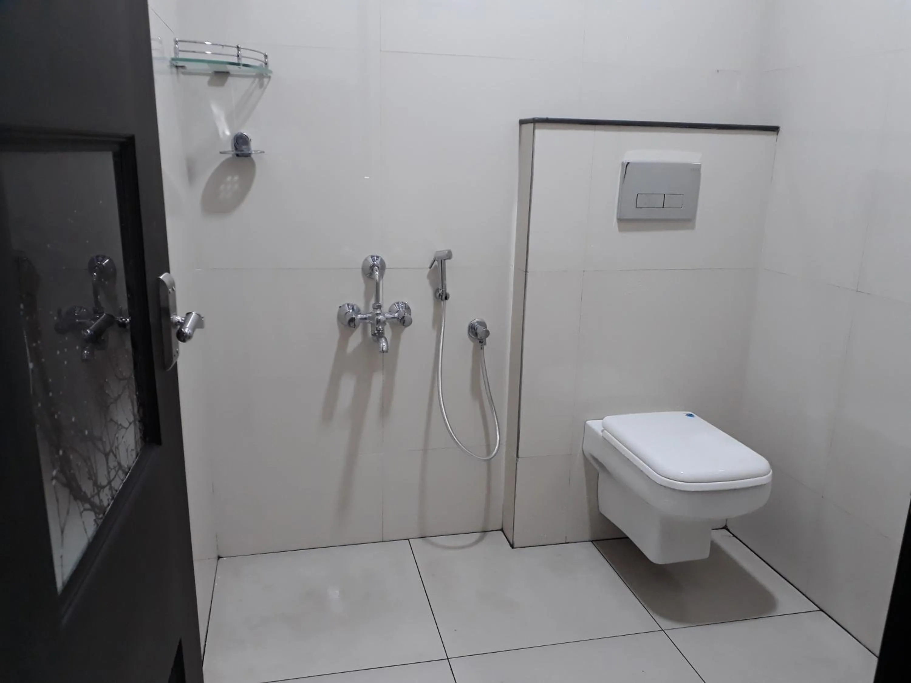 Shower in Muziris Manor Residency