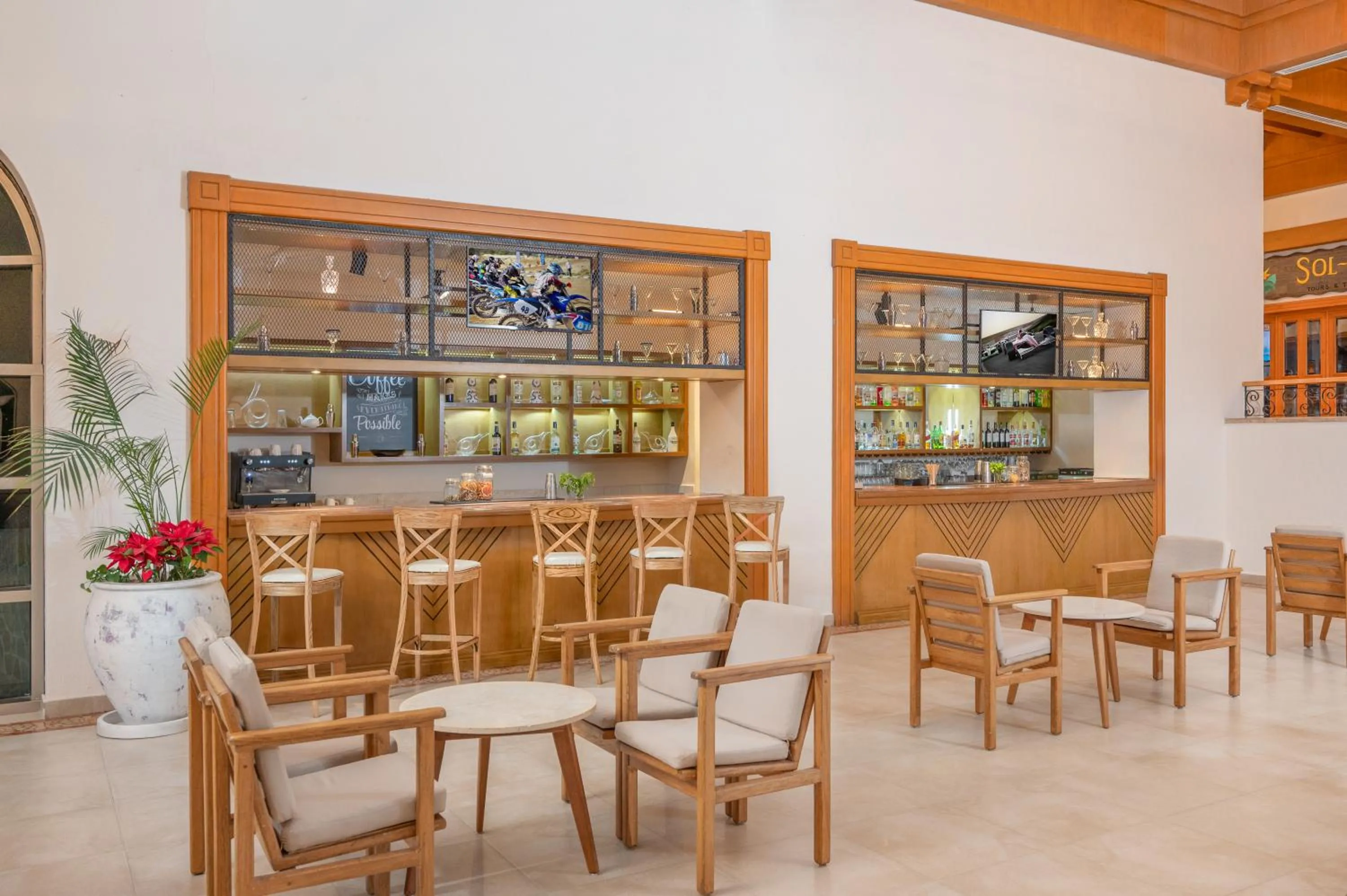 Lounge or bar in Royal Solaris Los Cabos - All Inclusive