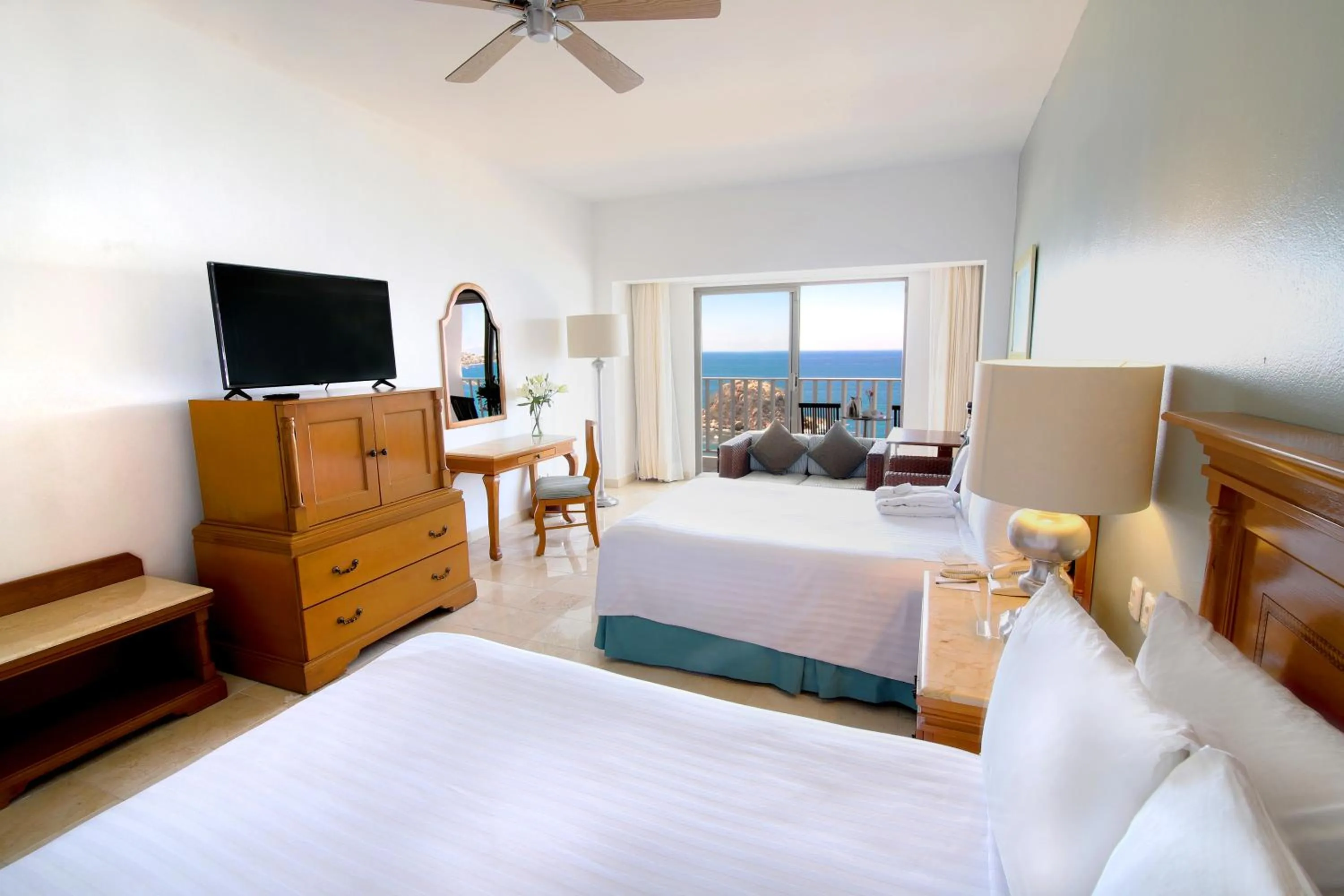 Sea view, Bed in Emporio Acapulco